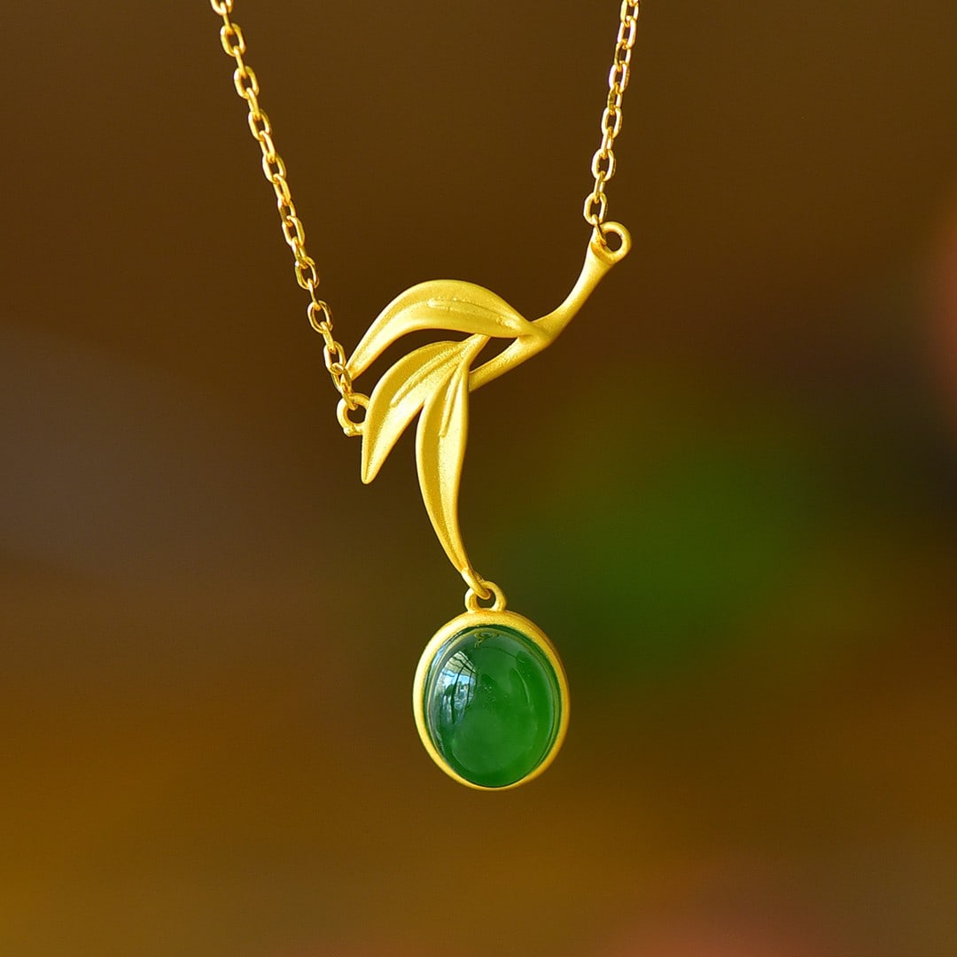 An Exquisite Sterling Silver-Gold Plated Inlaid Jasper Pendant: An Exquisite Sterling Silver-Gold Plated Inlaid Jasper Pendant,Size:10mmx8mm 纯银镀金镶碧玉吊坠