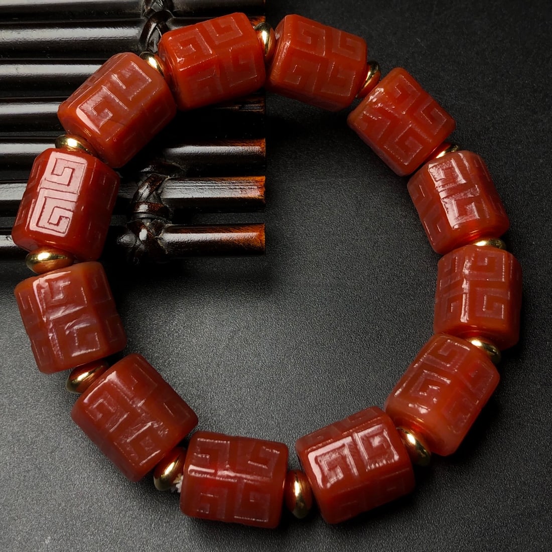 An Exquisite Agate Bracelet - 2