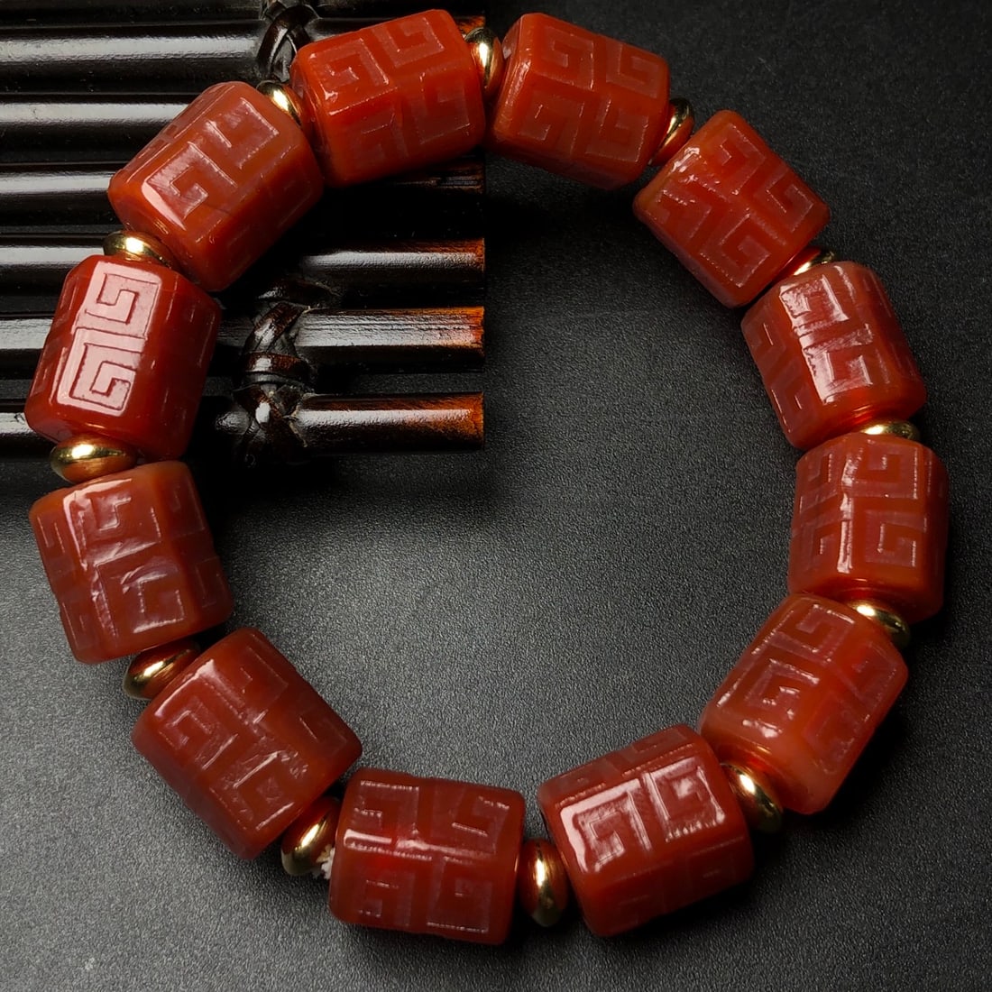 An Exquisite Agate Bracelet - 3