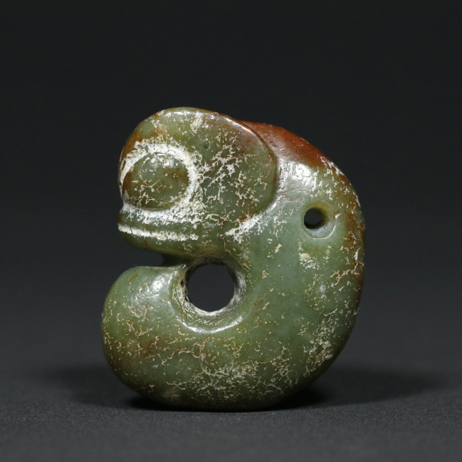 An Exquisite Jasper Pendant: An Exquisite Jasper Pendant,Qing Dynasty,China,Size:1.8inx1.6inx0.7in,Weight:51.3g 碧玉挂件,中国清代
