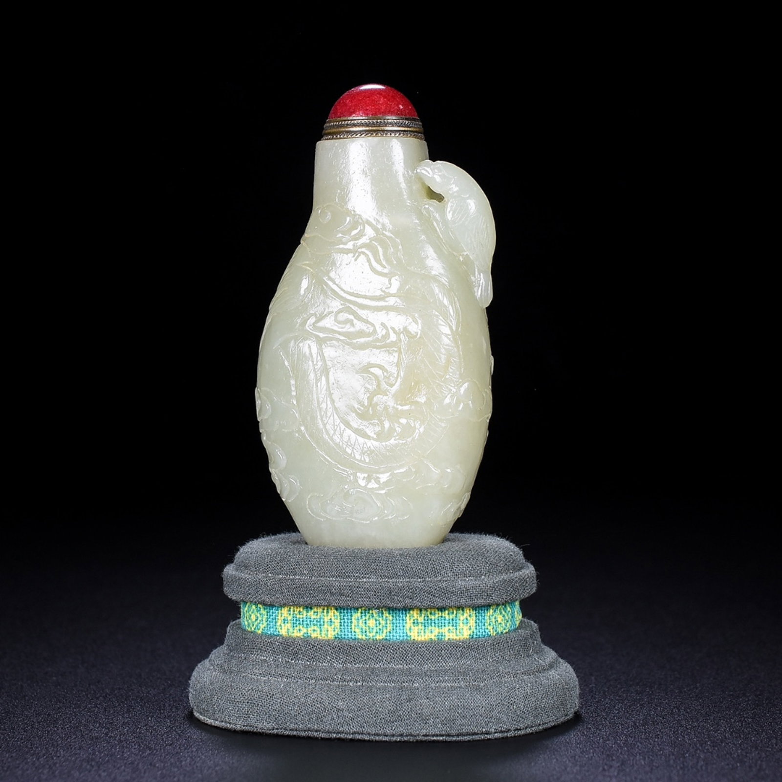 An Exquisite White Jade Dragon Pattern Snuff Bottle - 2