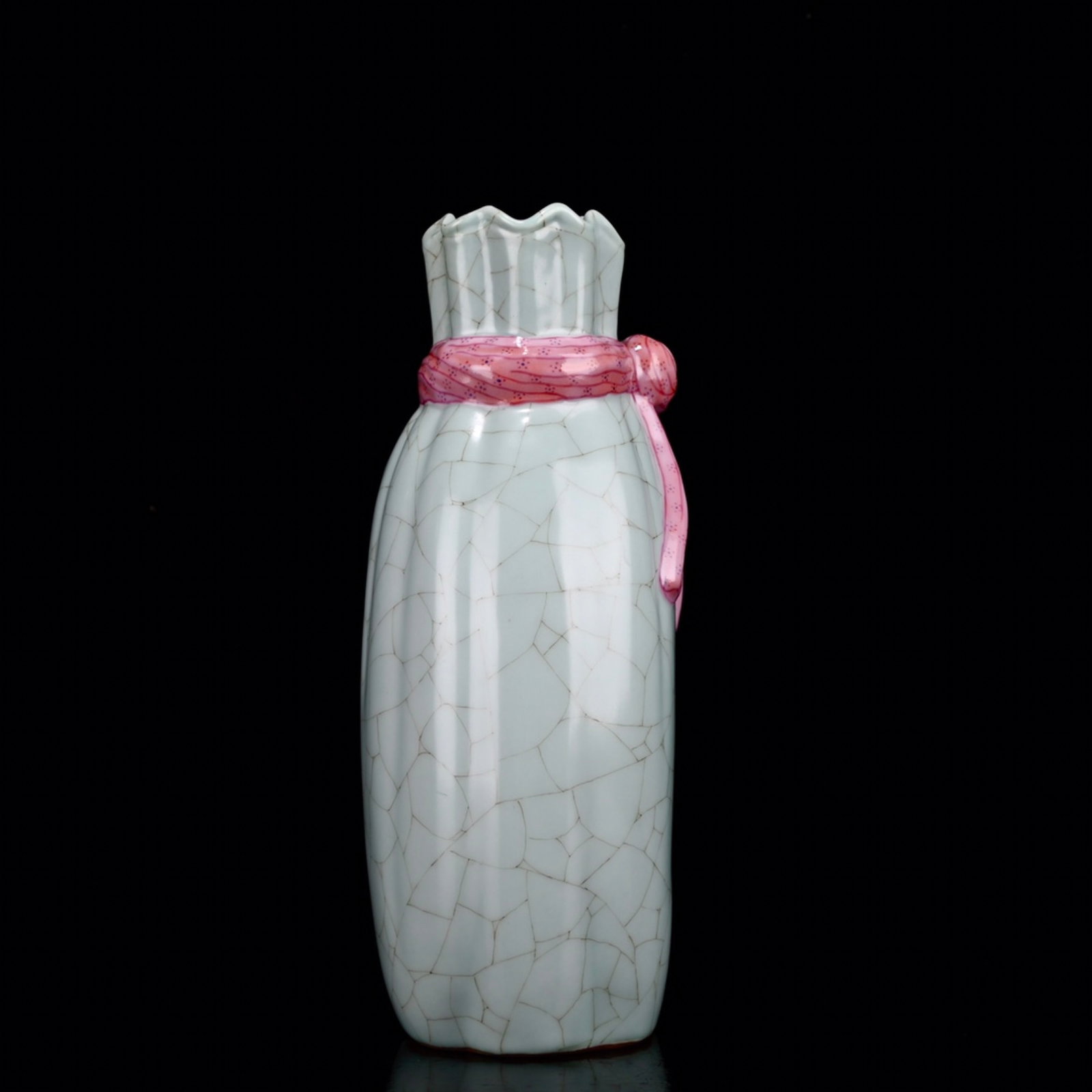 An Exquisite Enamel Vase - 4