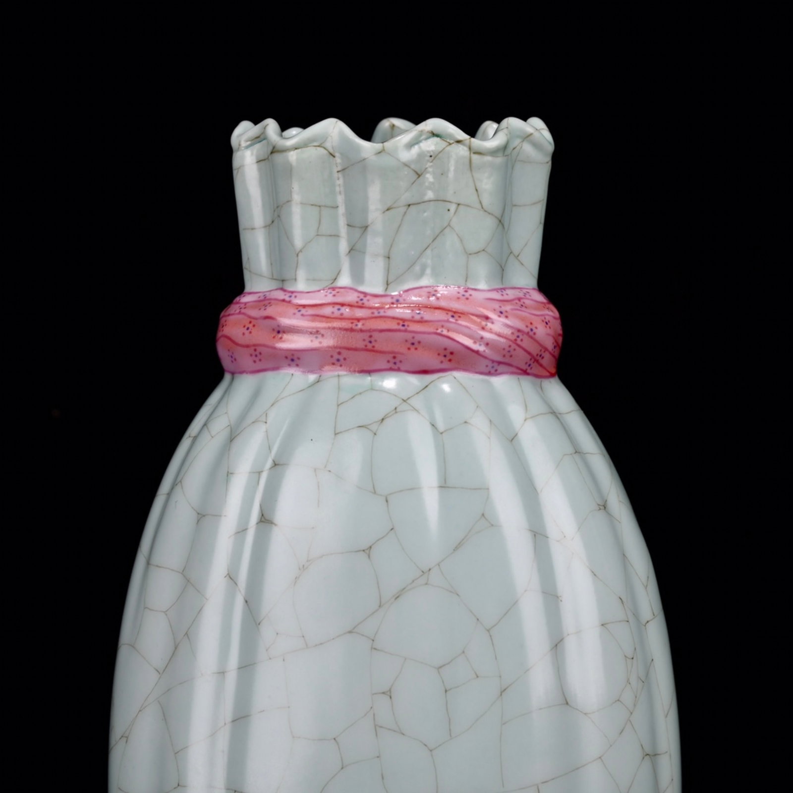 An Exquisite Enamel Vase - 7