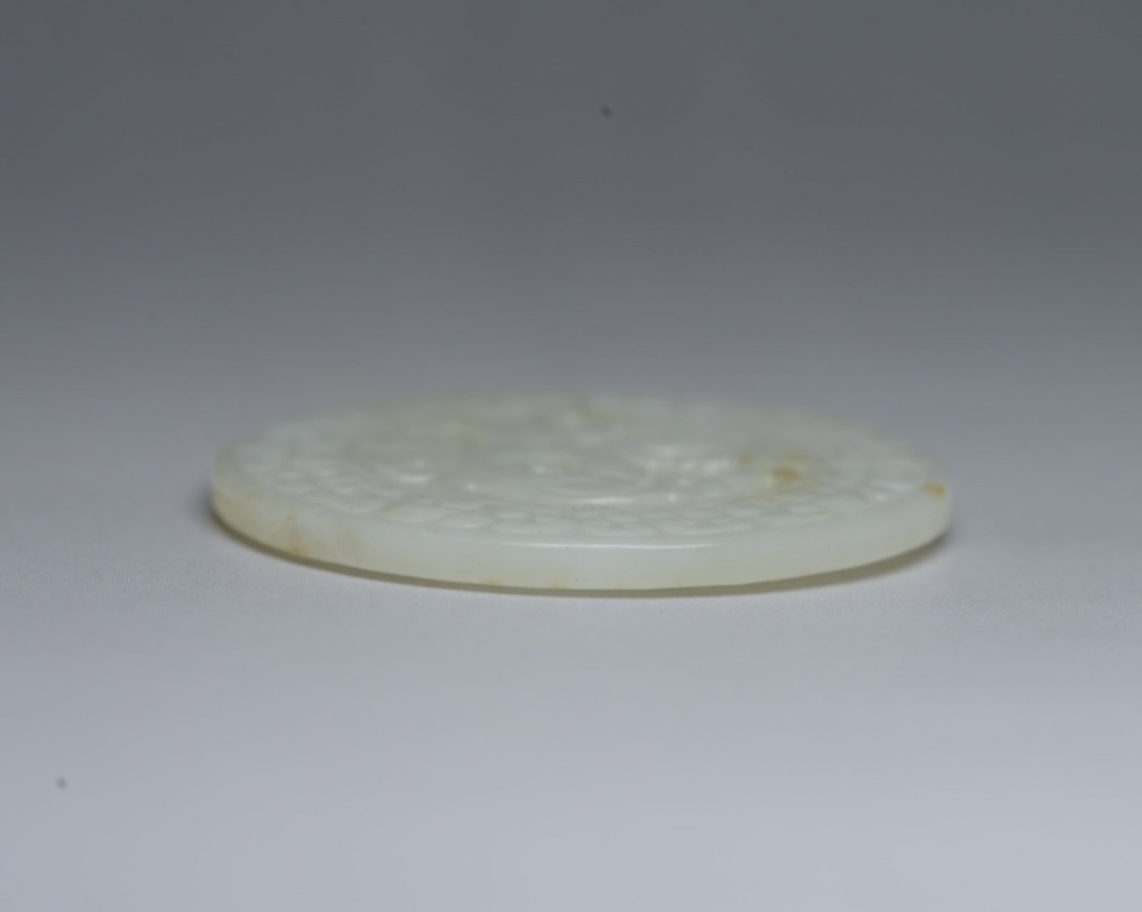 An Exquisite White Jade Dragon Pattern Pendant - 4
