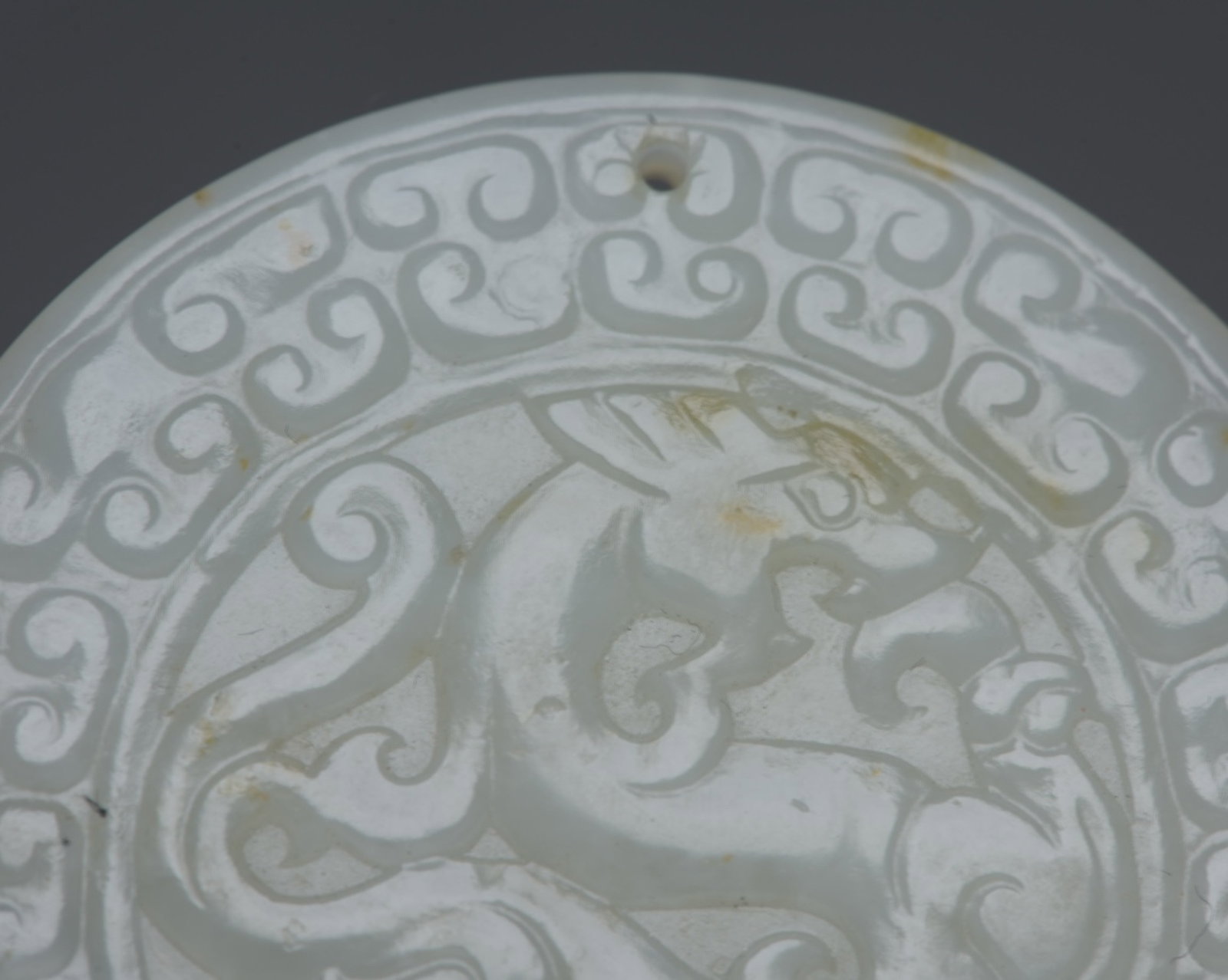 An Exquisite White Jade Dragon Pattern Pendant - 6