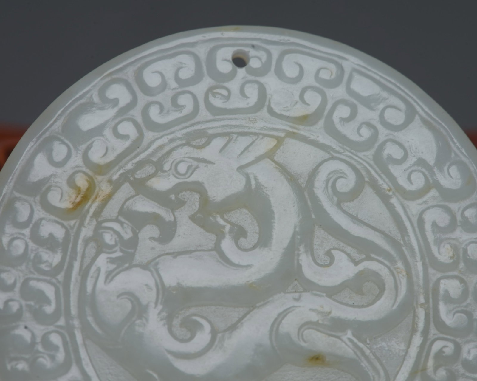 An Exquisite White Jade Dragon Pattern Pendant - 8