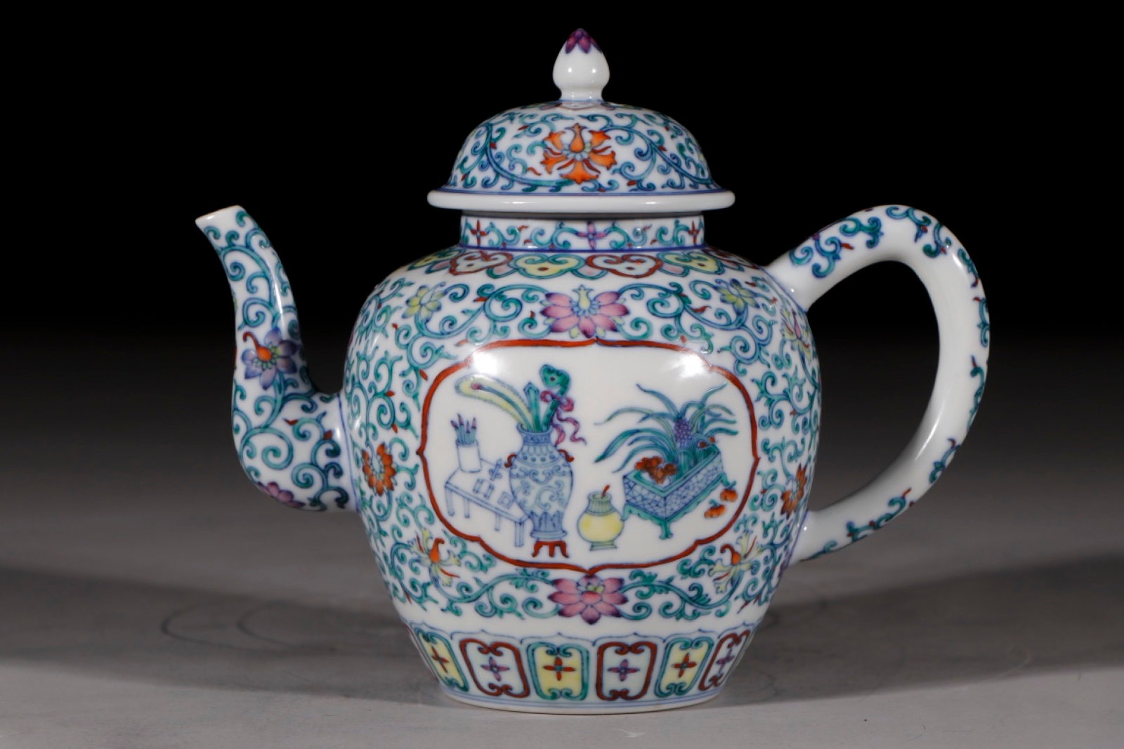 An Exquisite Doucai Lotus Pattern Pot - 6