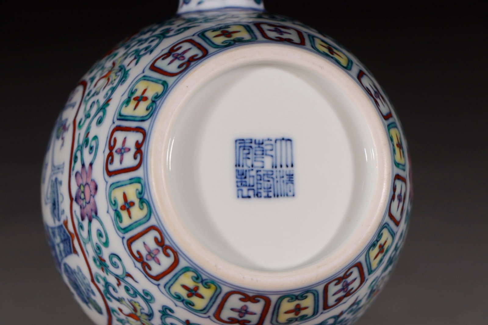 An Exquisite Doucai Lotus Pattern Pot - 9