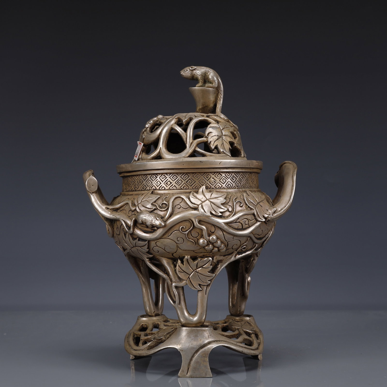 An Exquisite Silver-Plated Bronze Mouse Double-Ears and Tripod Censer: An Exquisite Silver-Plated Bronze Mouse Double-Ears and Tripod Censer,Qing Dynasty, China,Qianlong Four-character Mark,Size:7.1inx5.9inx9.8in,Weight:1650g 铜镀银老鼠Ö
