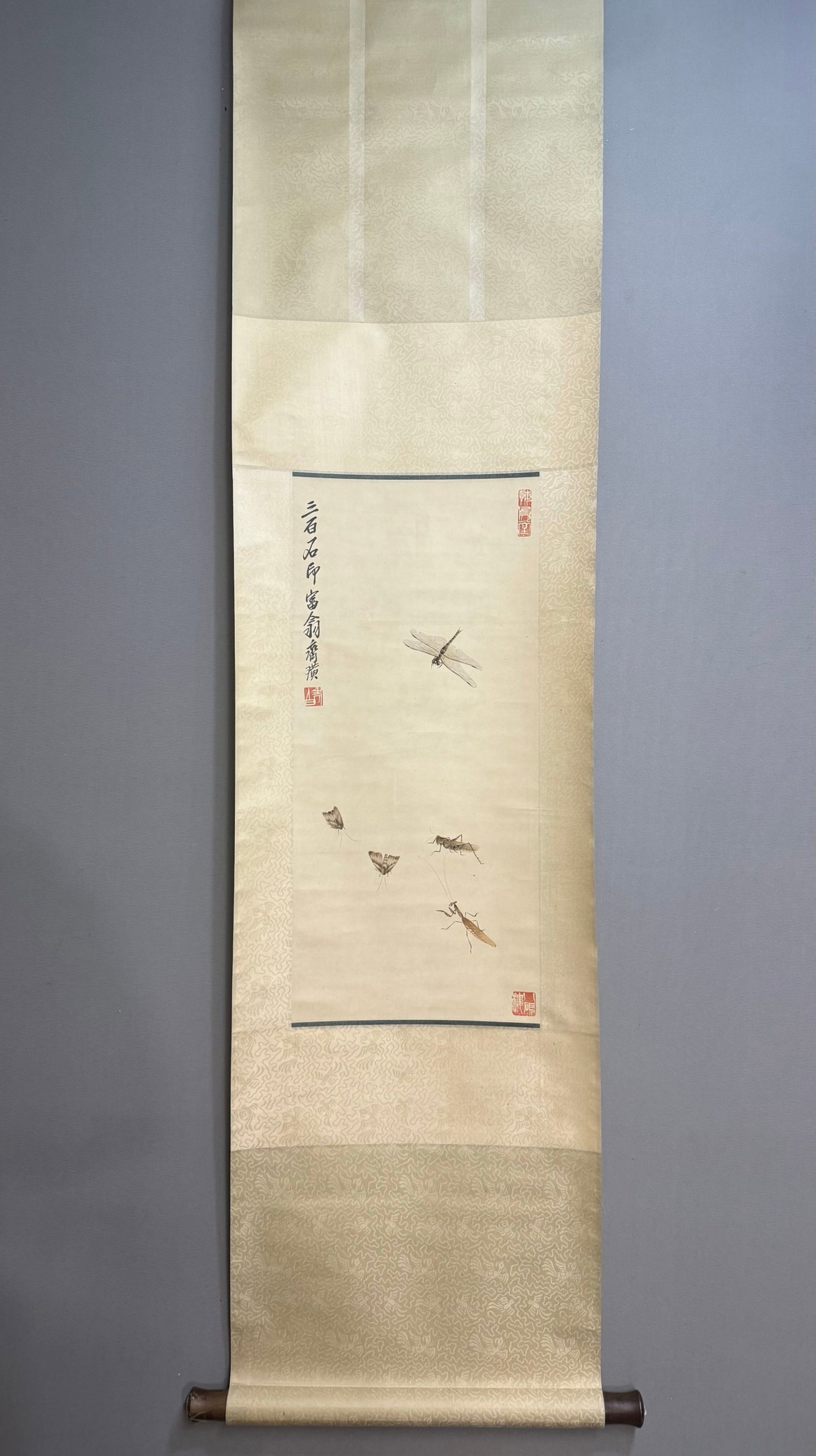 A Chinese Vertical Scroll Ink Painting of Insect on Paper: A Chinese Vertical Scroll Ink Painting of Insect on Paper,Qi Baishi,Size:25.2inx11.8in 一幅中国水墨昆虫画立轴,齐白石