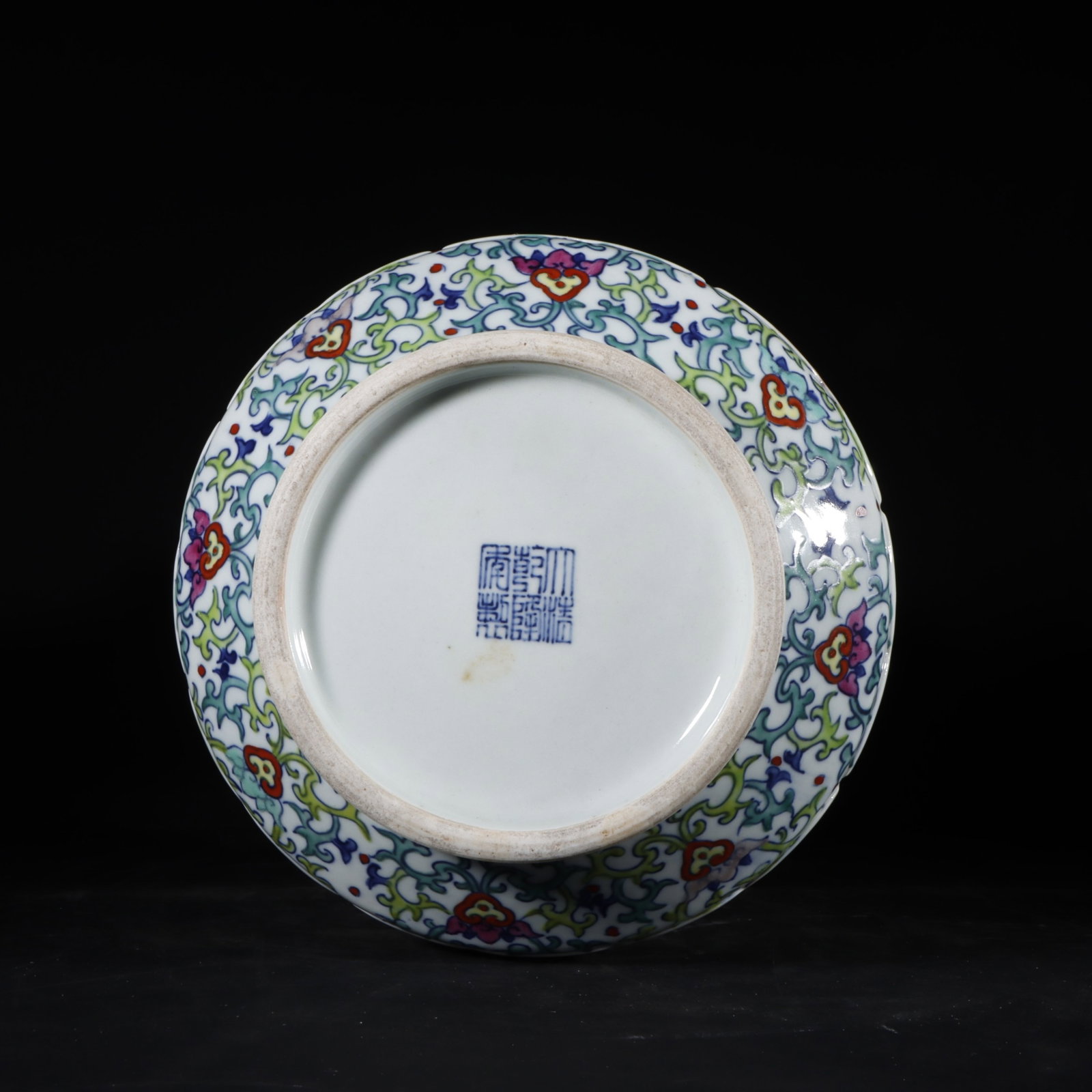 A Rare Doucai Flower Pattern Vase - 9