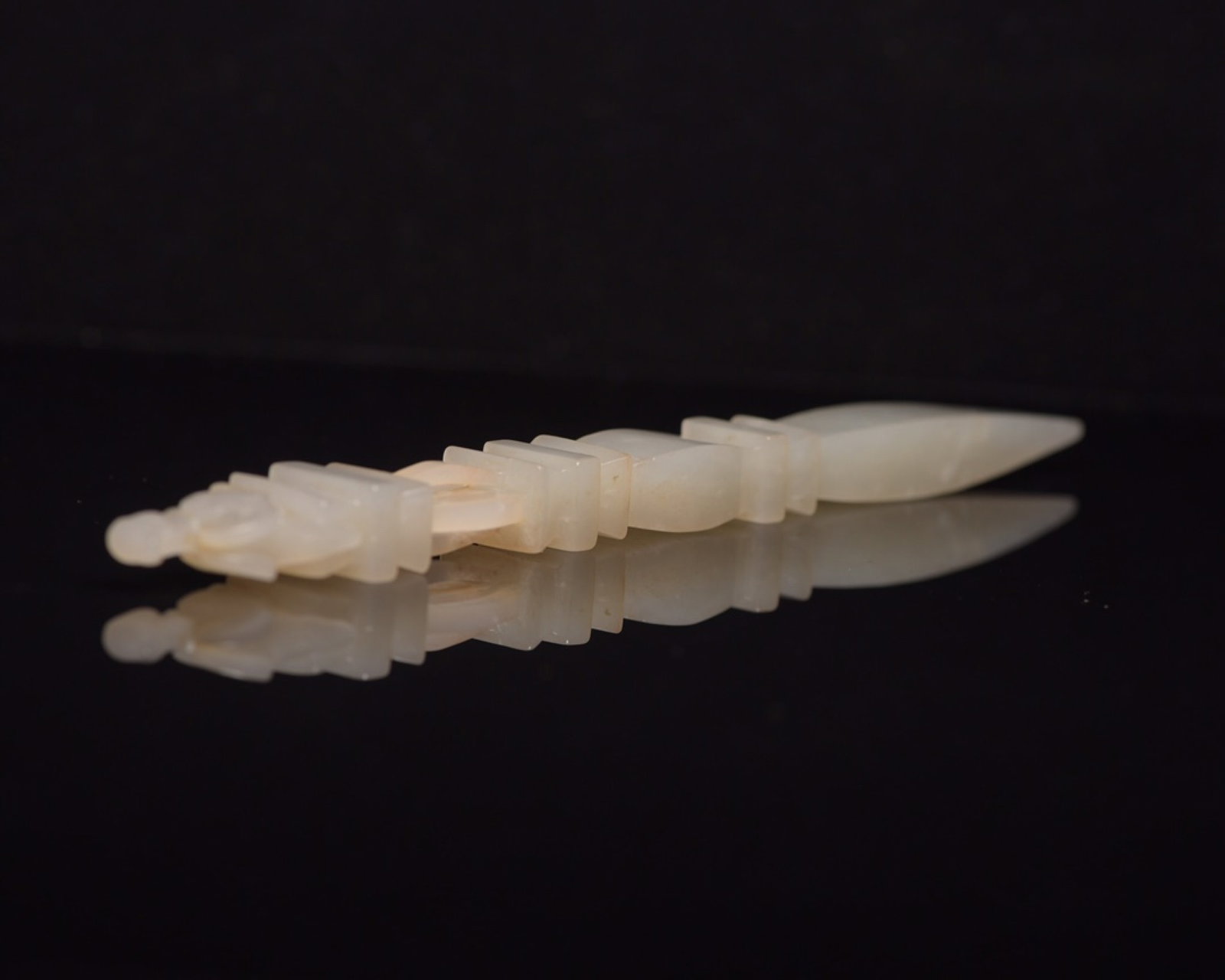 An Exquisite White Jade Ritual Implement - 4
