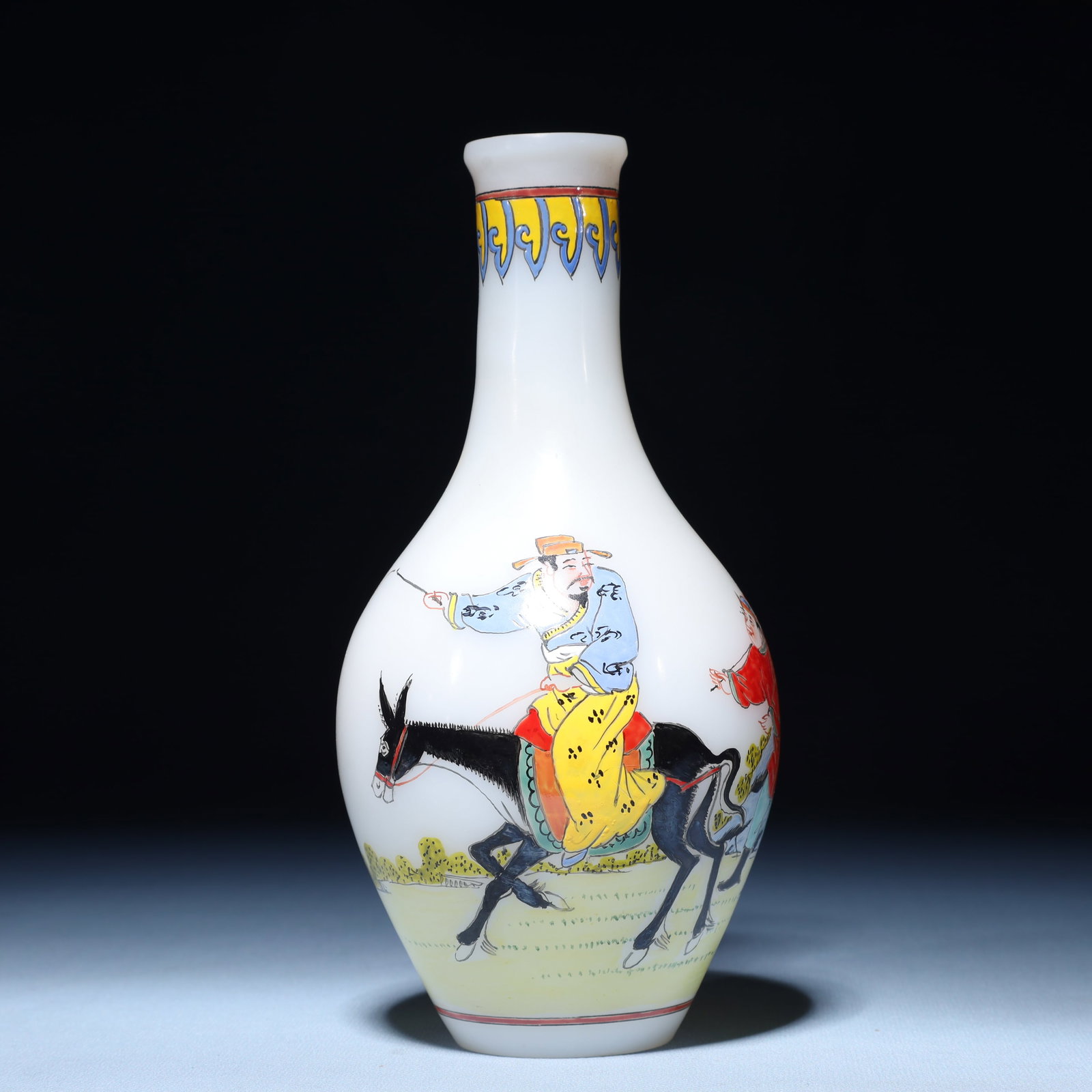 An Exquisite Glass Character and Story Pattern Vase: An Exquisite Glass Character and Story Pattern Vase,Qing Dynasty,China,Qianlong Four-character Mark,Size:3.5inx7.9in,Weight:418g 琉璃人物故事纹瓶,ߑ
