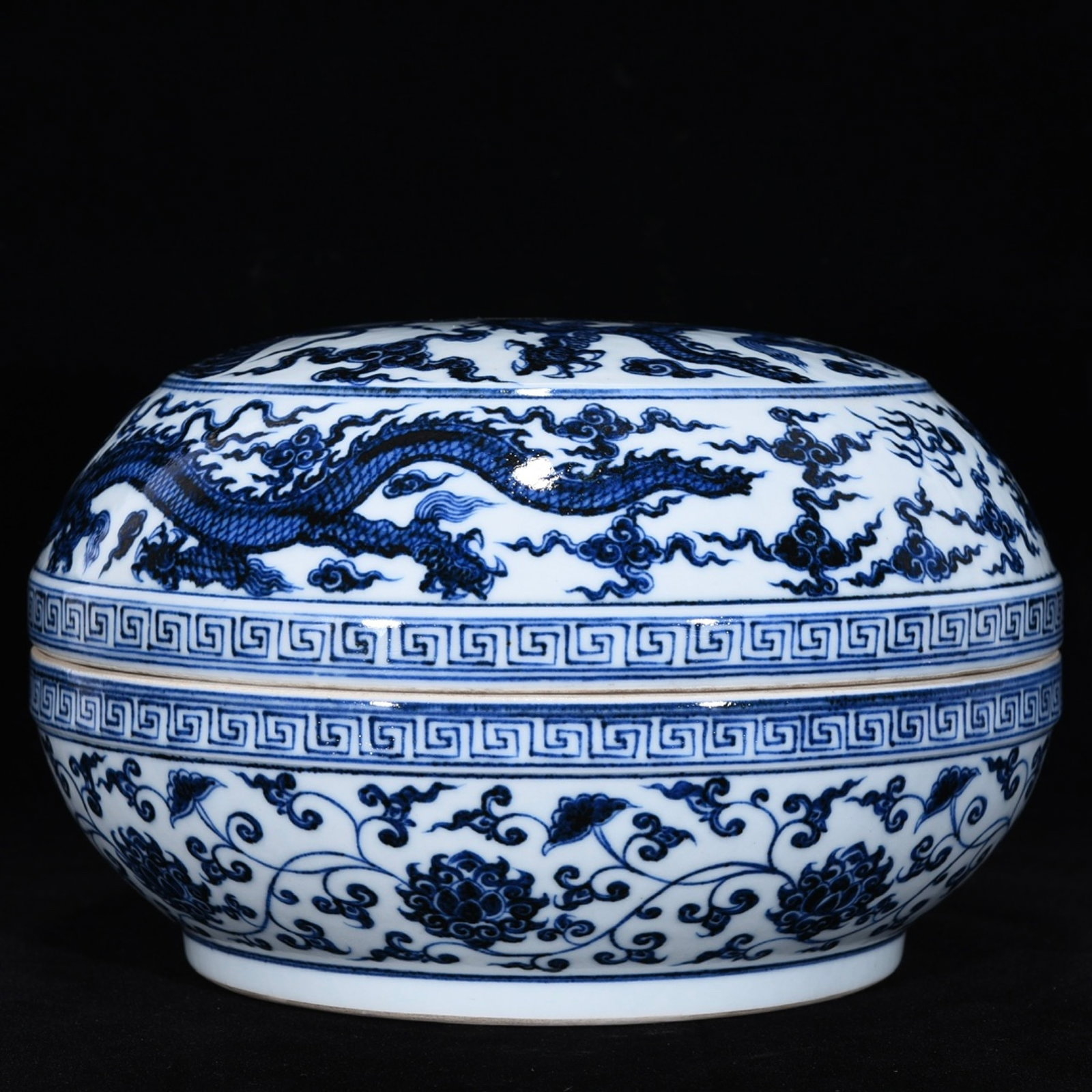 An Exquisite Blue and White Dragon and Phoenix Pattern Box with Cover: An Exquisite Blue and White Dragon and Phoenix Pattern Box with Cover,Ming Dynasty,China,Xuande Six-character Mark,Size:6.3inx9.8in 青花龙凤纹盖盒,中
