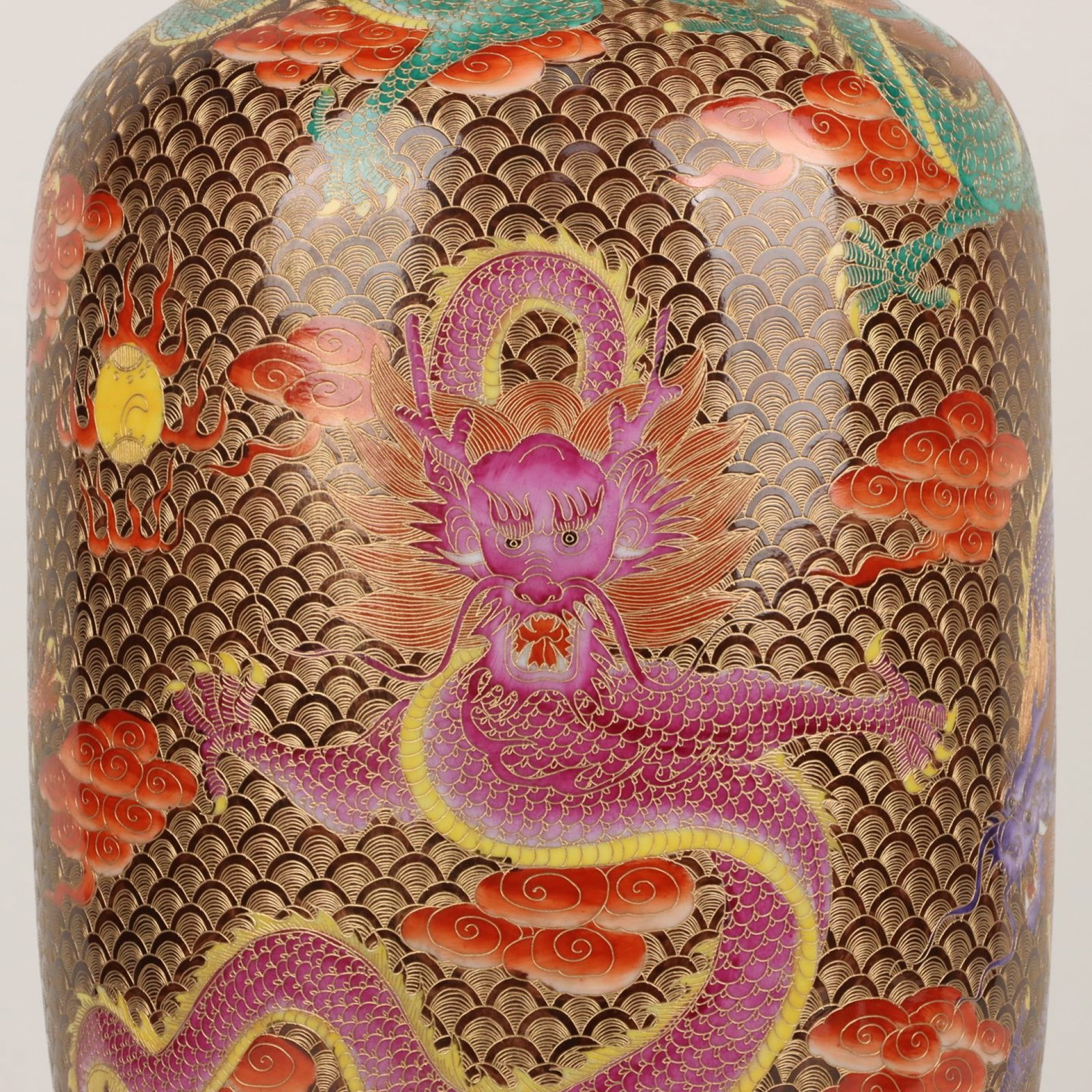 A Huge Enamel Auspicious Cloud and Dragon Pattern Vase - 5