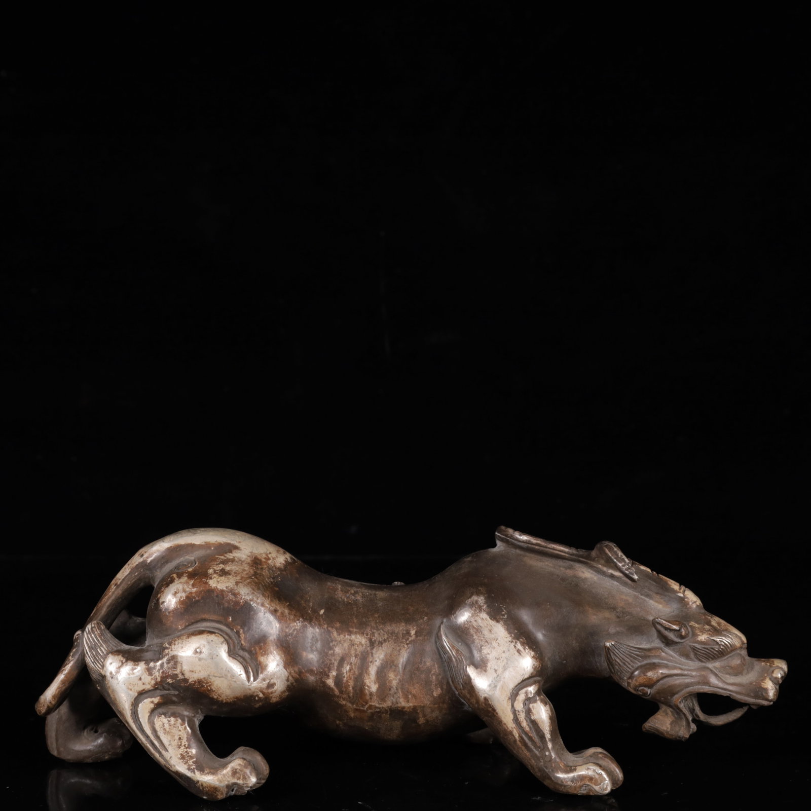 An Exquisite Silver-Plated Bronze Auspicious Beast Ornament (1 of 12)