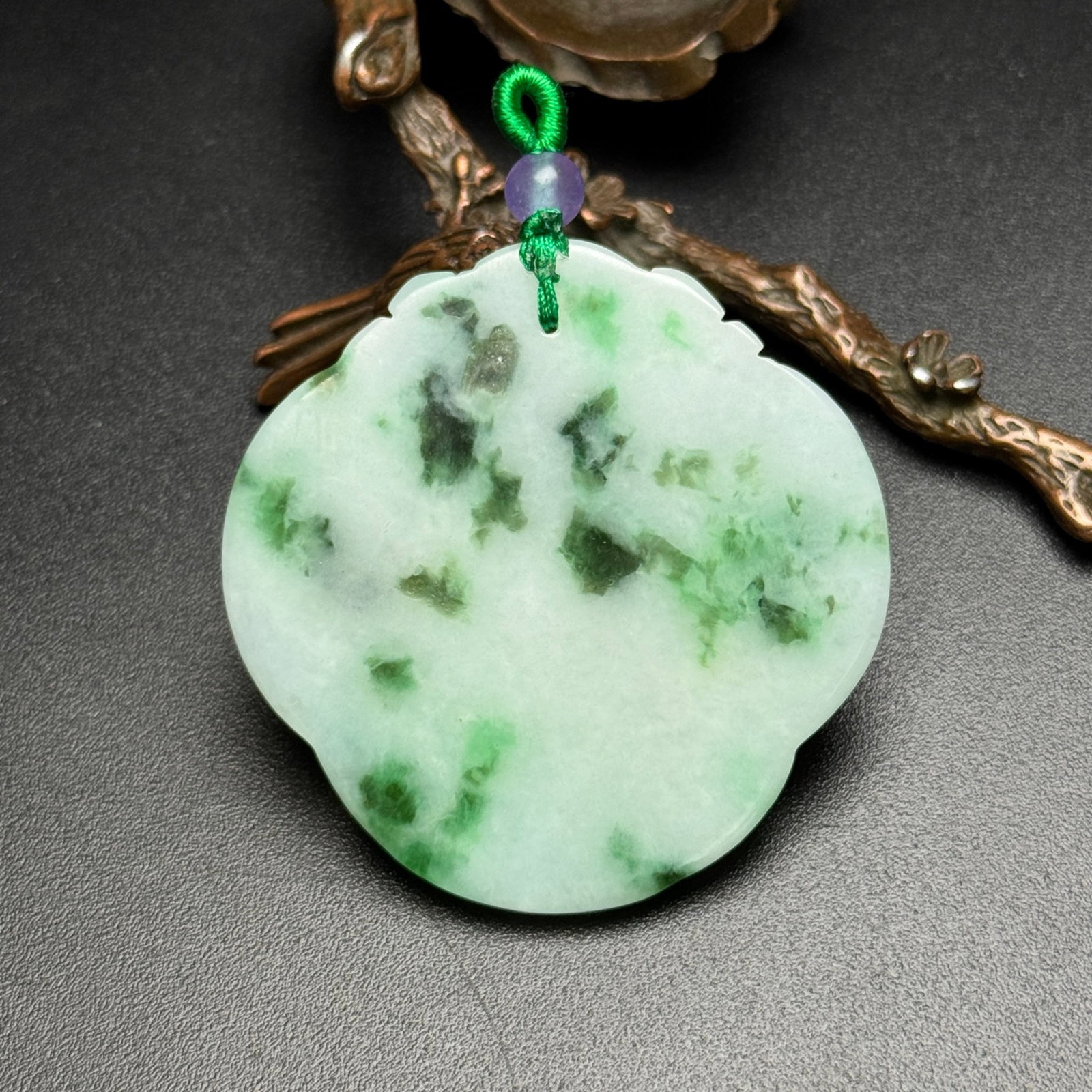An Exquisite Jadeite Auspicious Cloud Pattern Pendant - 2