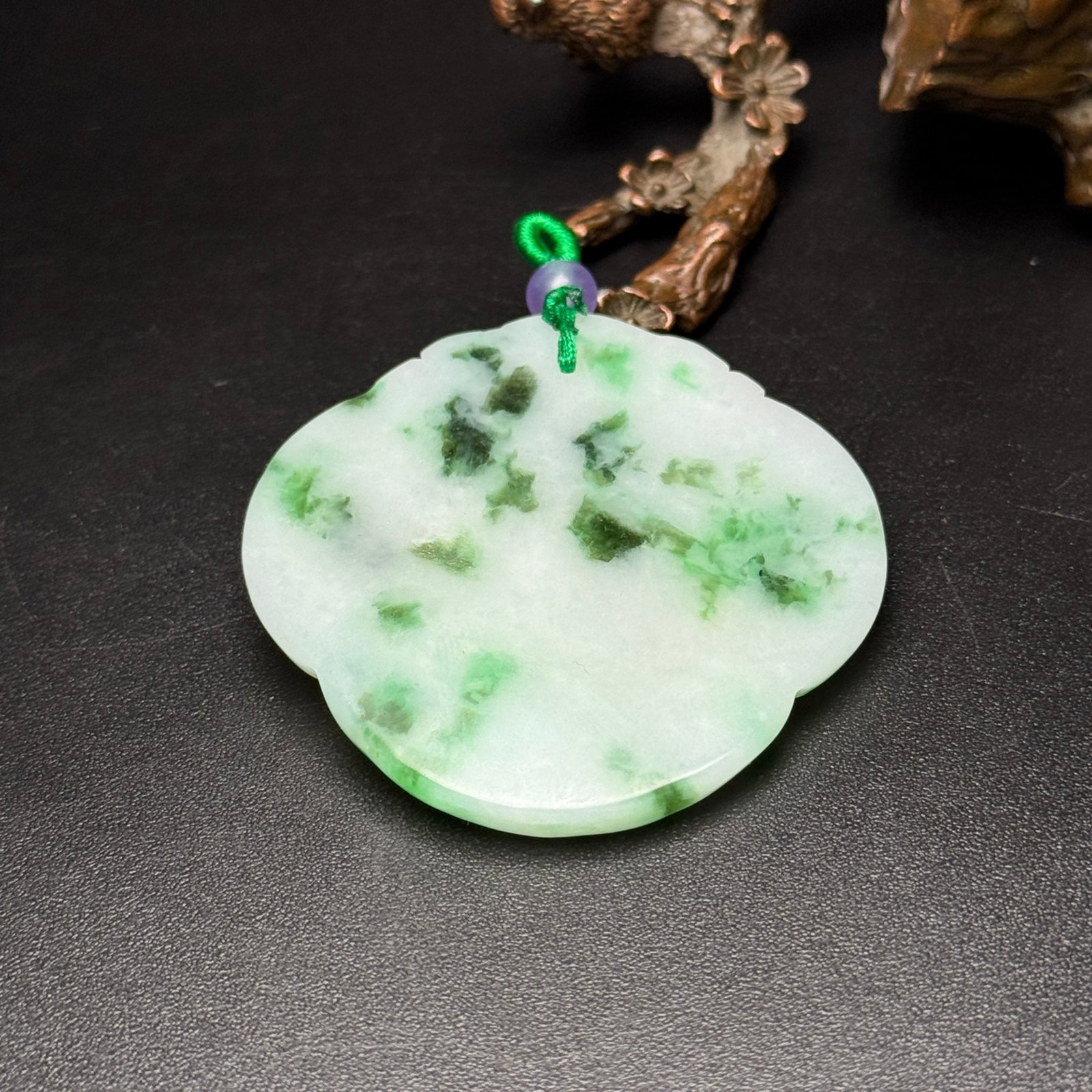 An Exquisite Jadeite Auspicious Cloud Pattern Pendant - 6