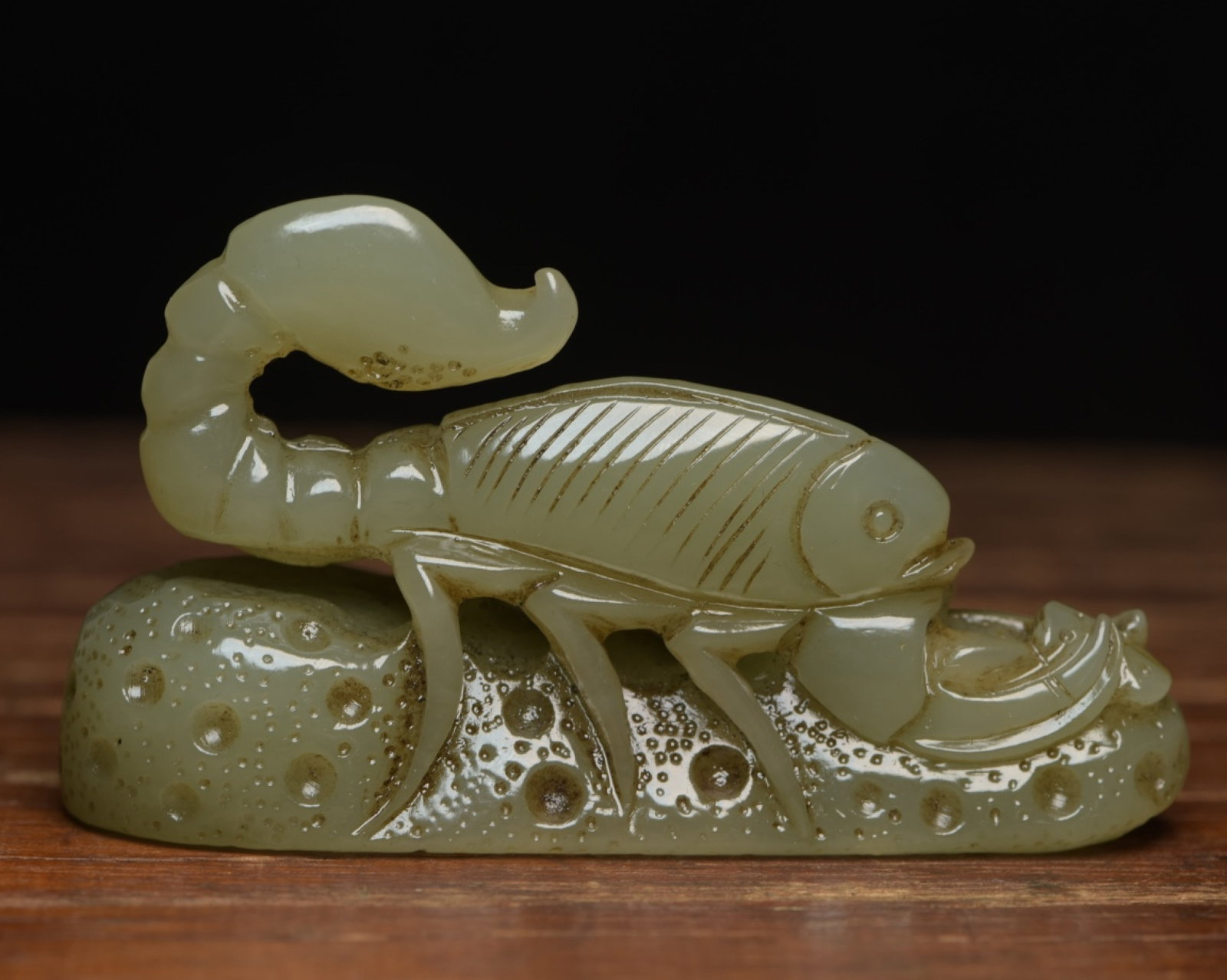 An Exquisite White Jade Beast Ornament: An Exquisite White Jade Beast Ornament,Qing Dynasty,China,Size:3.4inx2inx1.3in,Weight:113g 白玉兽摆件,中国清代