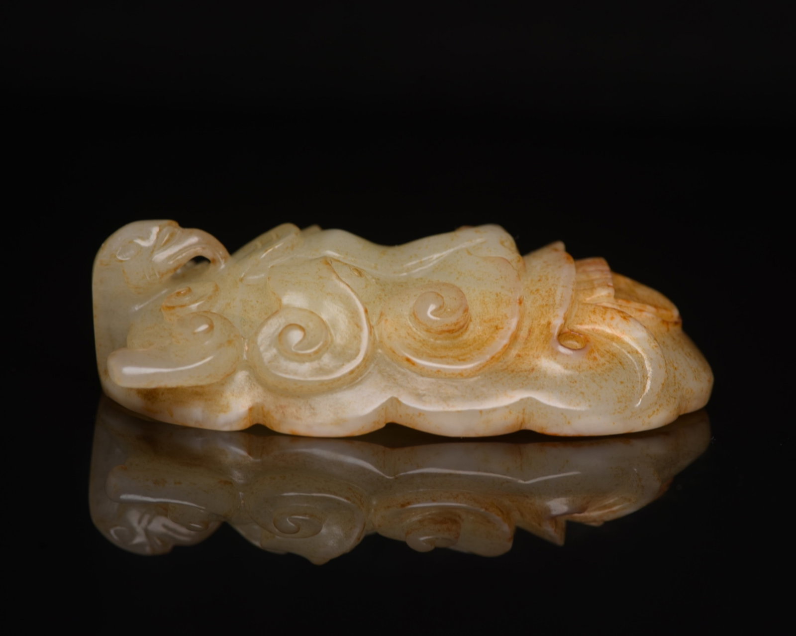 An Exquisite White Jade Beast-Face Pattern Buckle - 3
