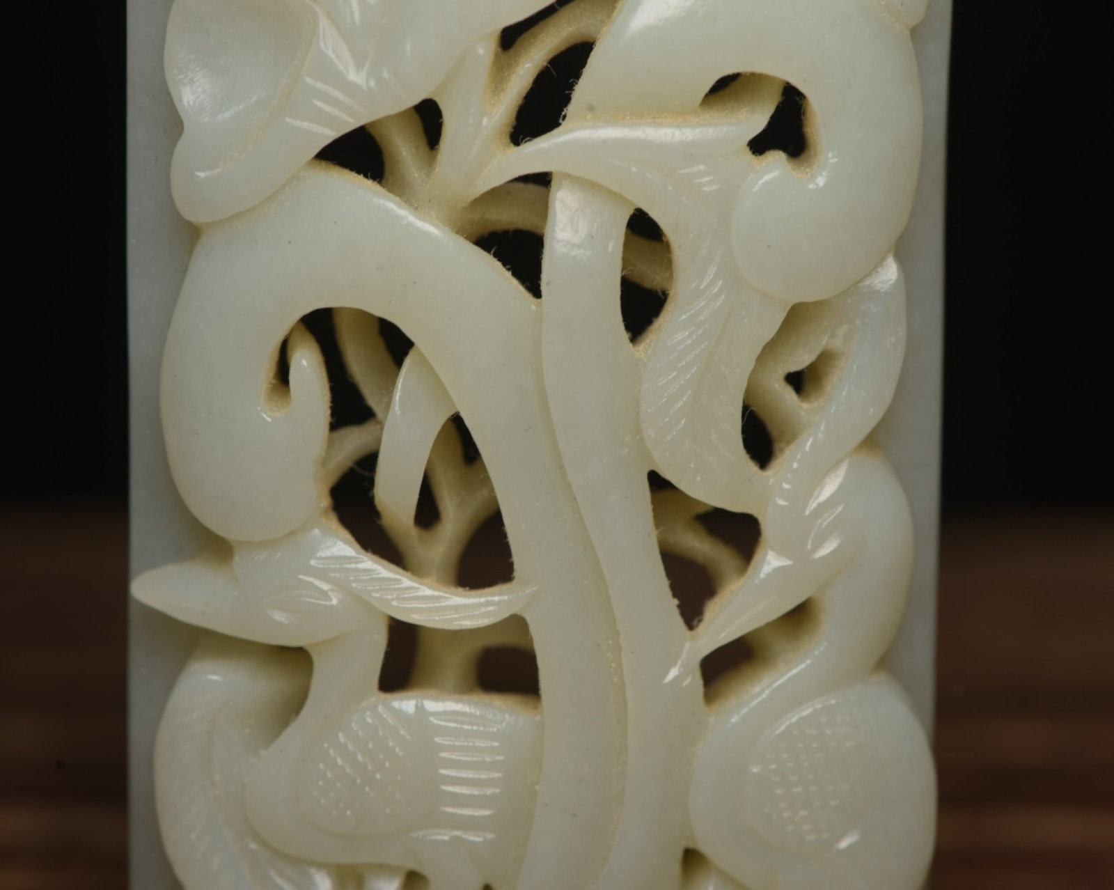 An Exquisite White Jade Crane Pattern Pendant - 6