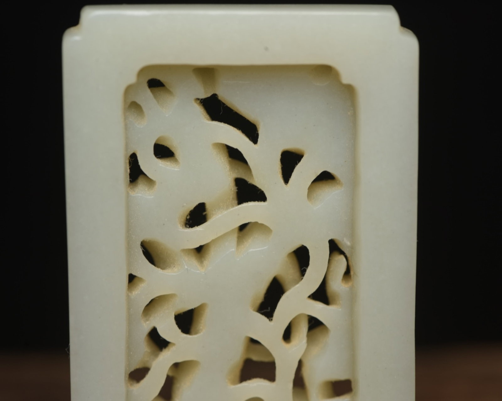 An Exquisite White Jade Crane Pattern Pendant - 8