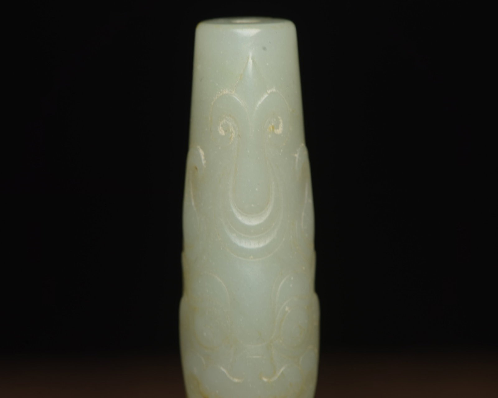 An Exquisite White Jade Beast-Face Pattern Pendant - 8