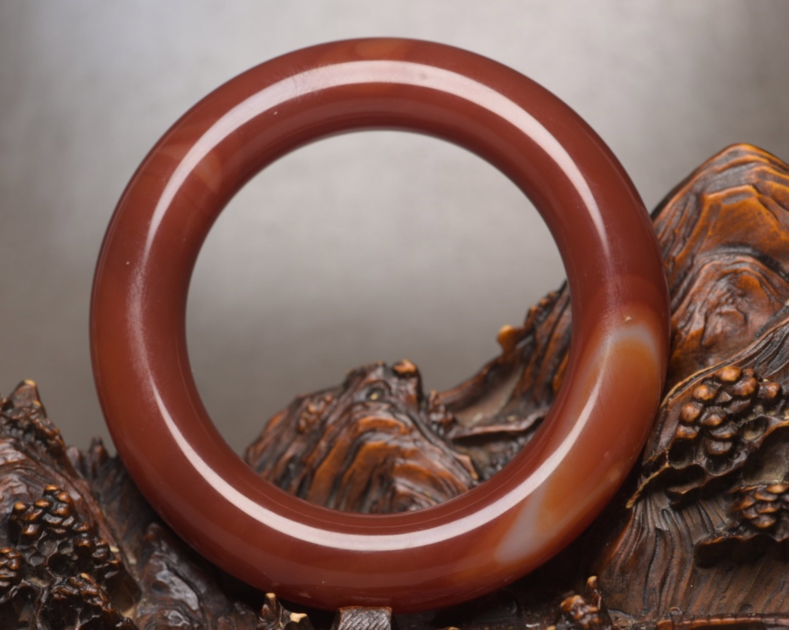 An Exquisite Agate Bracelet - 2