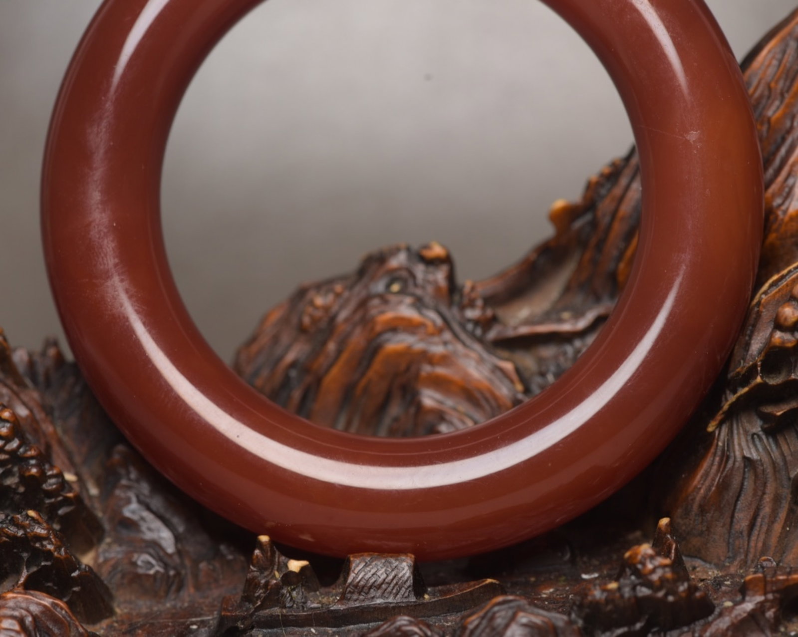 An Exquisite Agate Bracelet - 7