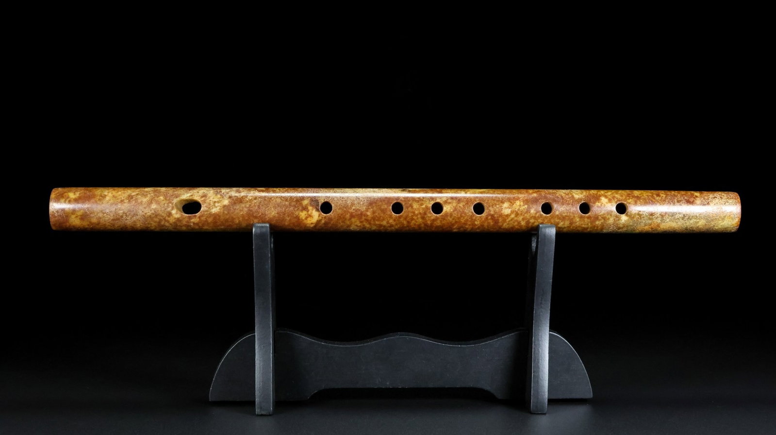 An Exquisite White Jade flute: An Exquisite White Jade flute,Qing Dynasty,China,Size:14.6inx0.9in,Weight:298g 白玉笛子,中国清代