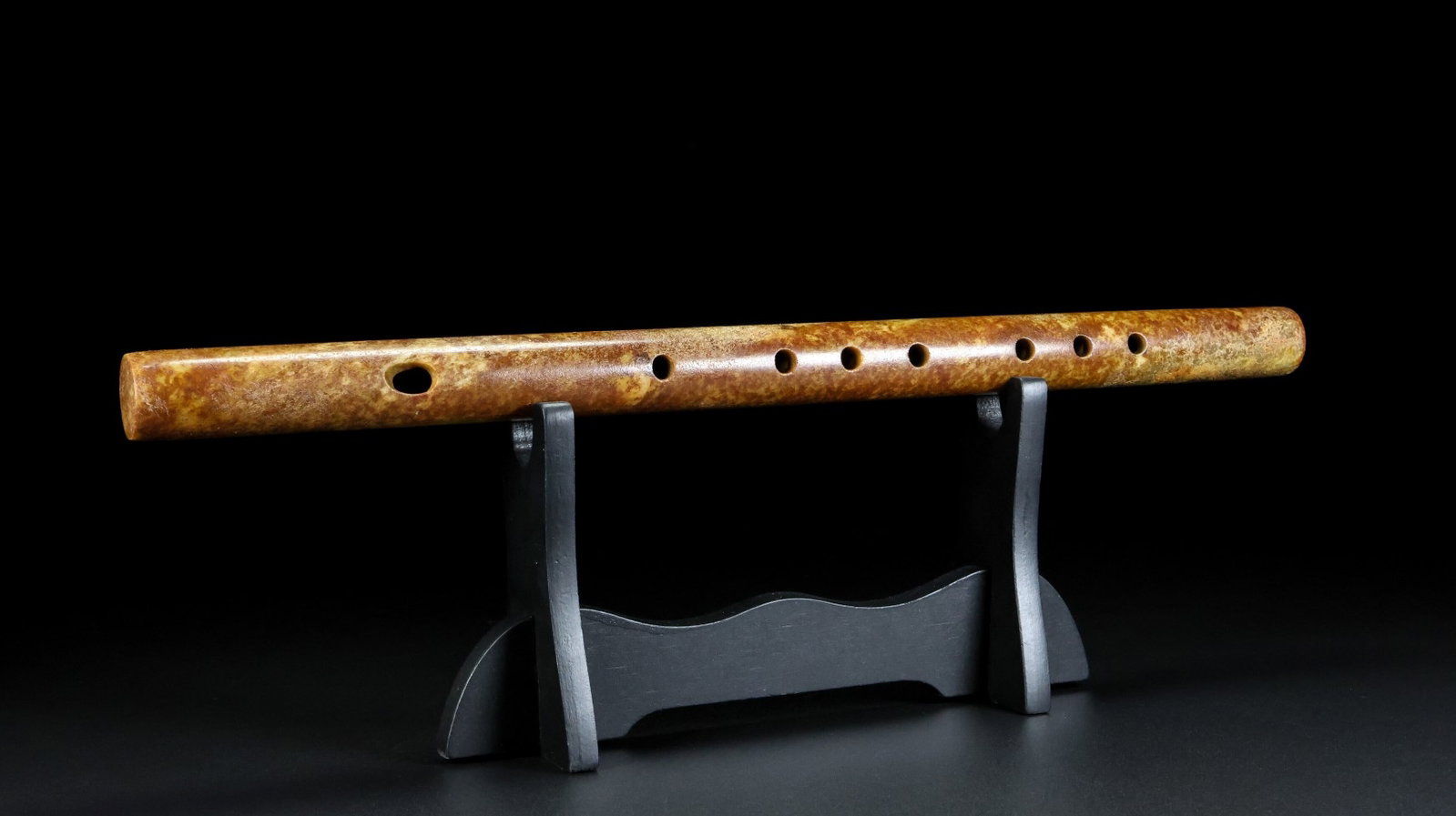 An Exquisite White Jade flute - 5