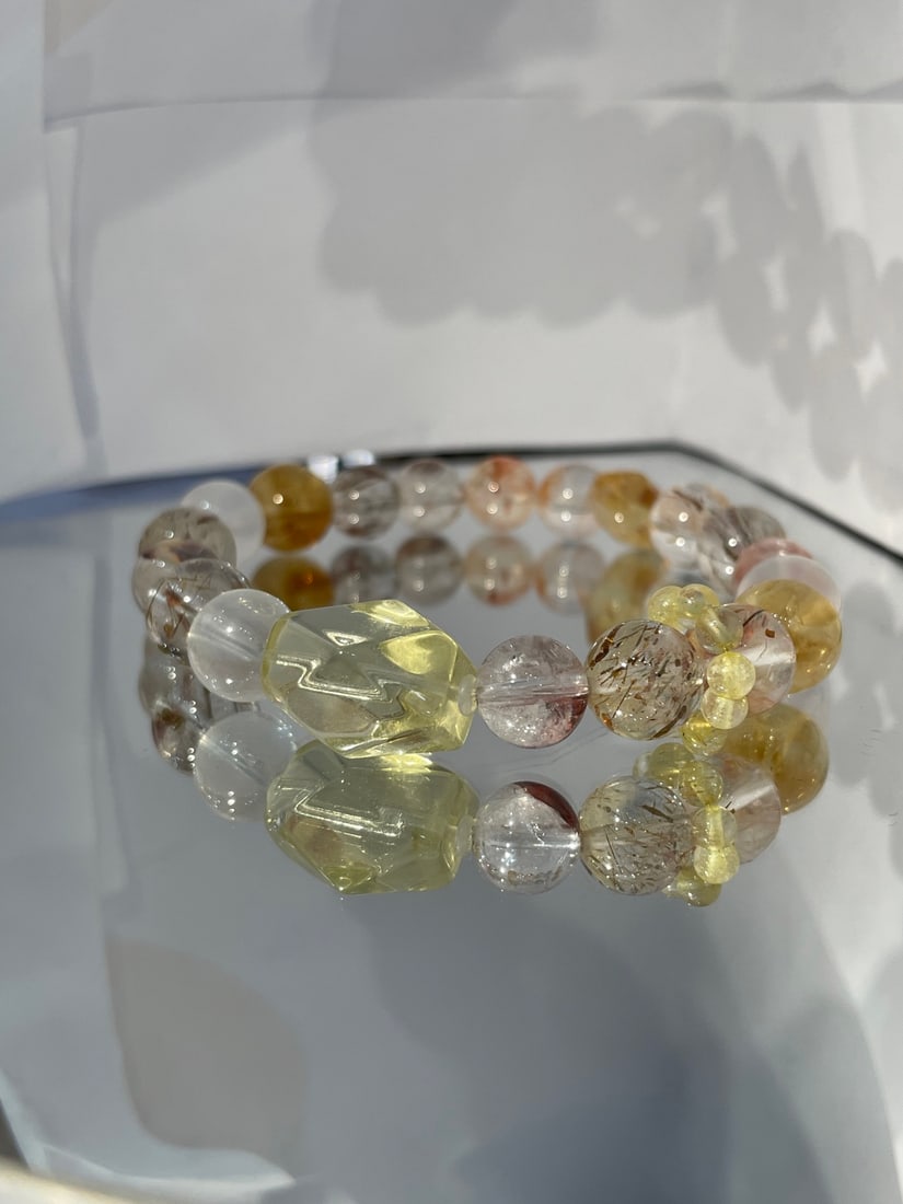 An Exquisite Crystal Bracelet: An Exquisite Crystal Bracelet,Size:9.5mm 水晶手串