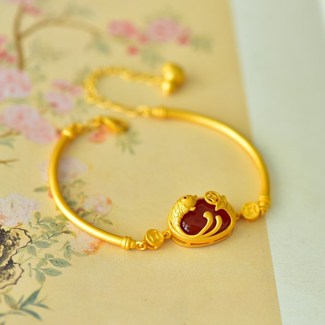 An Exquisite Sterling Silver-Gold Plated Inlaid Red Agate Bracelet: An Exquisite Sterling Silver-Gold Plated Inlaid Red Agate Bracelet,Size:12mmx16mm 纯银镀金镶红玛瑙手链