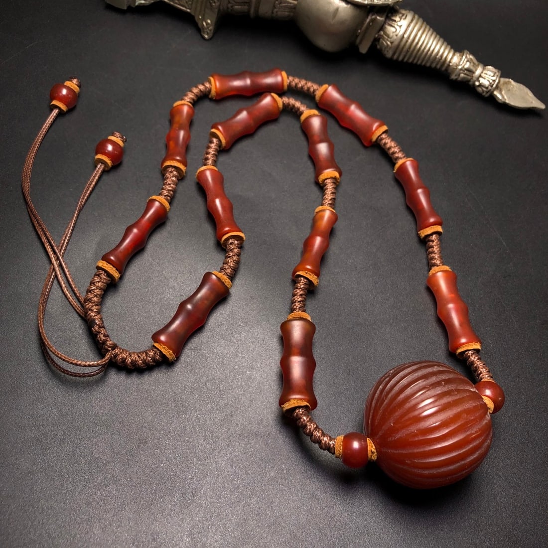 A Precious Agate Necklace - 5