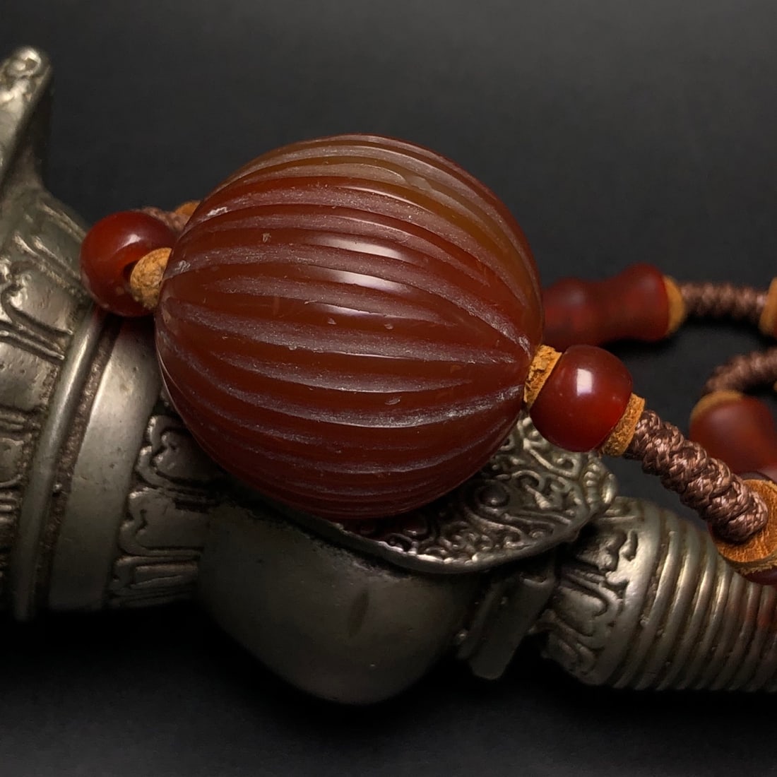 A Precious Agate Necklace - 8
