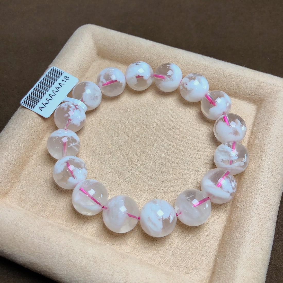 An Exquisite Crystal Bracelet: An Exquisite Crystal Bracelet,Size:13.6mm,Weight:55.6g 水晶手串
