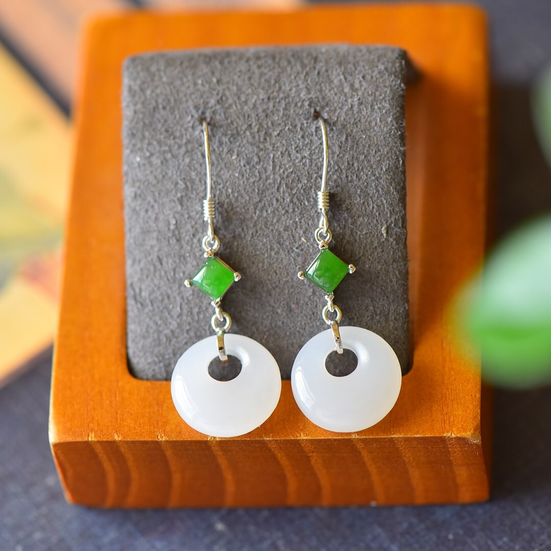 A Pair of Exquisite Sterling Silver Inlaid White Jade Earrings,Inlaid Jasper: A Pair of Exquisite Sterling Silver Inlaid White Jade Earrings,Inlaid Jasper,Size:14mmx41mm 一对纯银镶白玉耳环,嵌碧玉