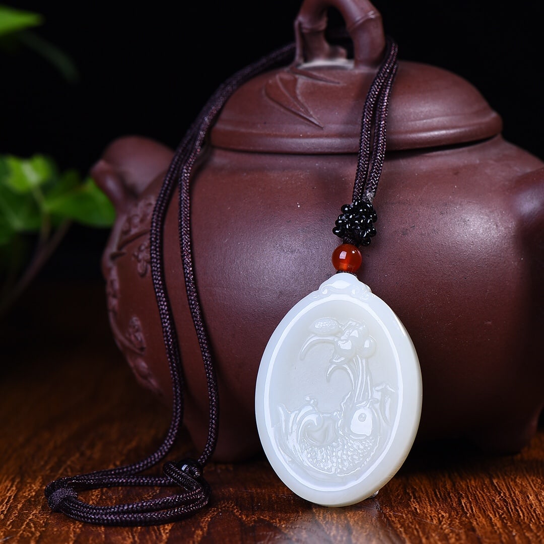 An Exquisite White Jade Fish Pattern Pendant - 4
