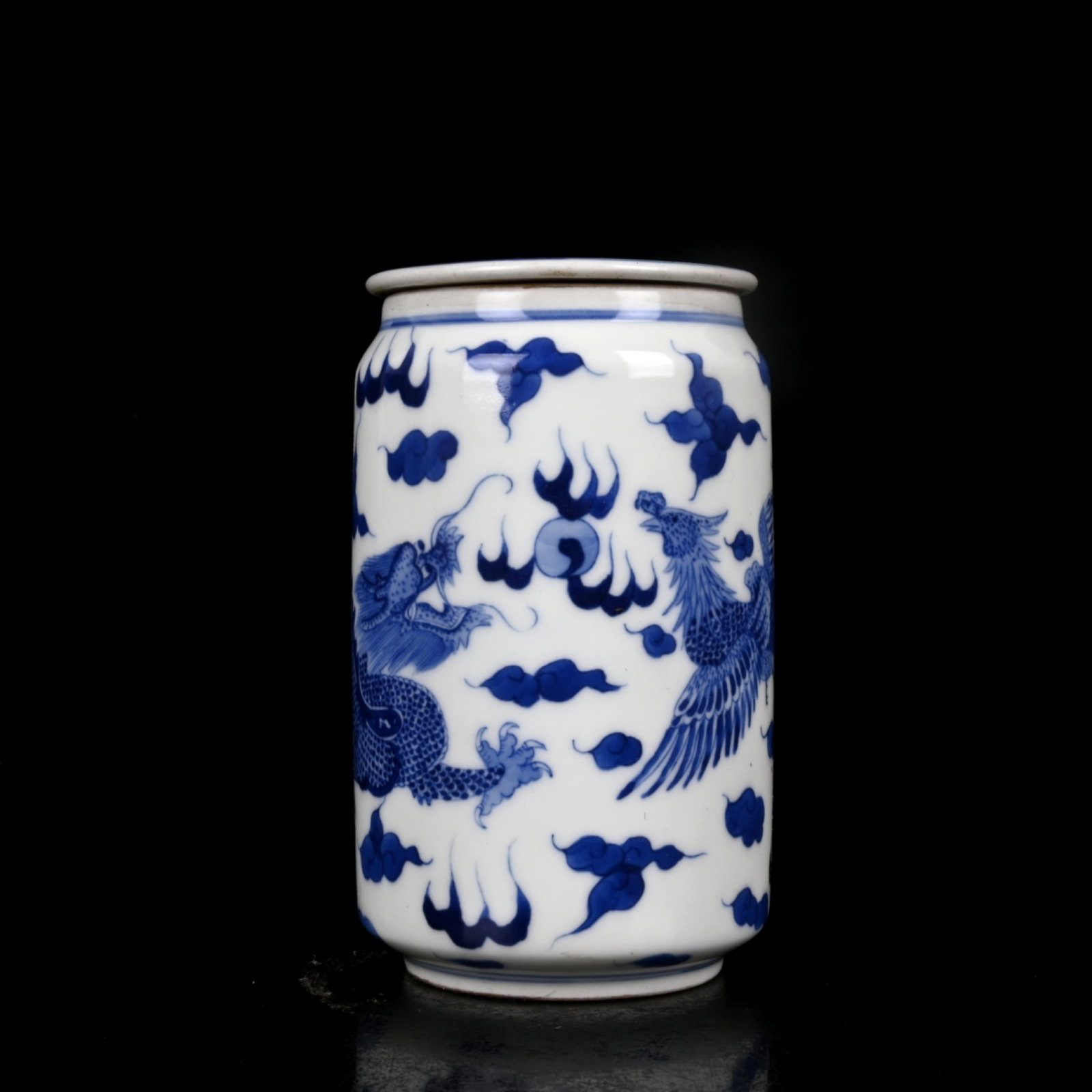 An Exquisite Blue and White Dragon and Phoenix Pattern Jar with Cover: An Exquisite Blue and White Dragon and Phoenix Pattern Jar with Cover,Qing Dynasty,China,Kangxi Six-character Mark,Size:4.3inx2.8in 青花龙凤纹盖罐,中