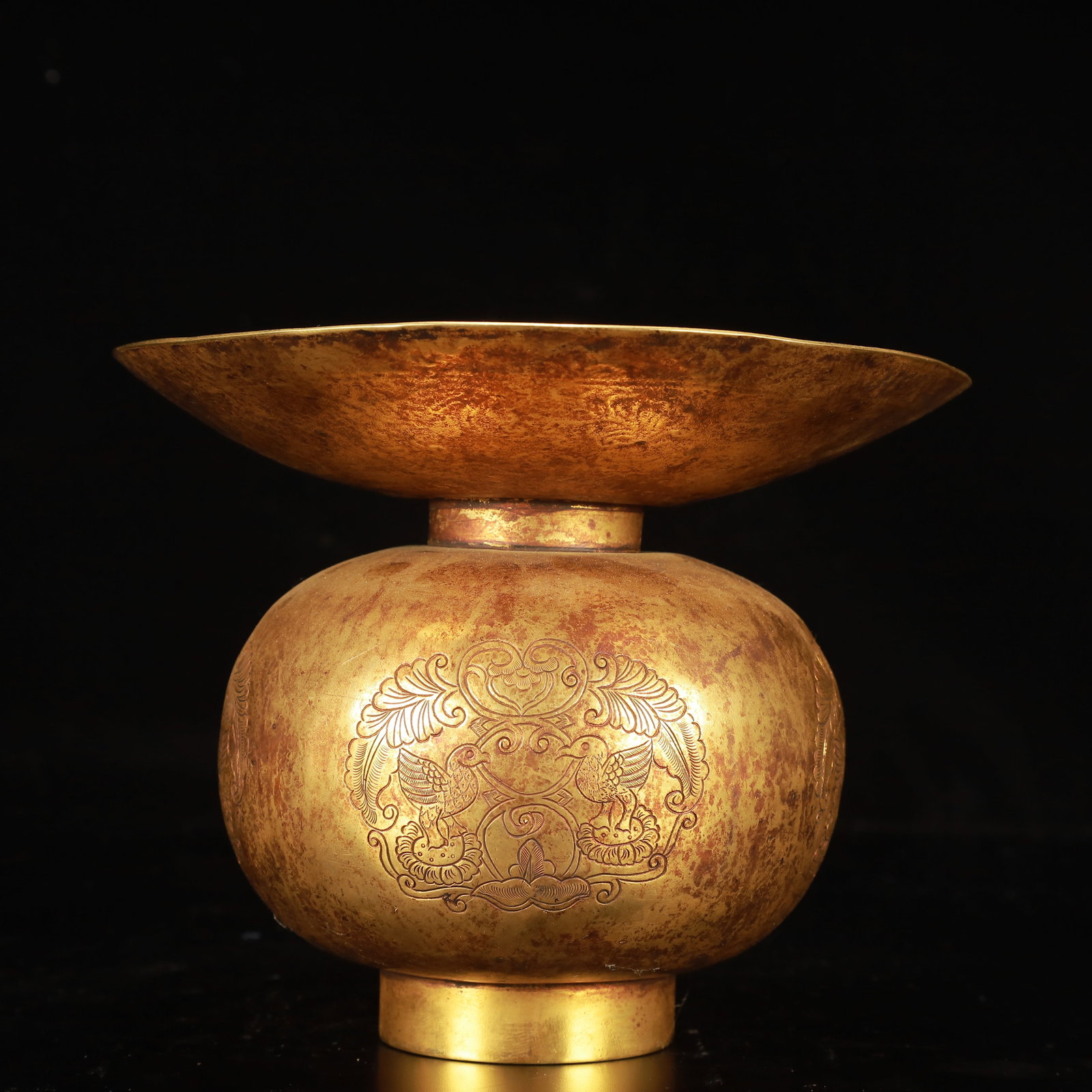An Exquisite Gilt Bronze Flower and Bird Pattern Jar: An Exquisite Gilt Bronze Flower and Bird Pattern Jar,Qing Dynasty, China,Size:7.1inx5.5in,Weight:700g 铜鎏金花鸟纹罐,中国清代