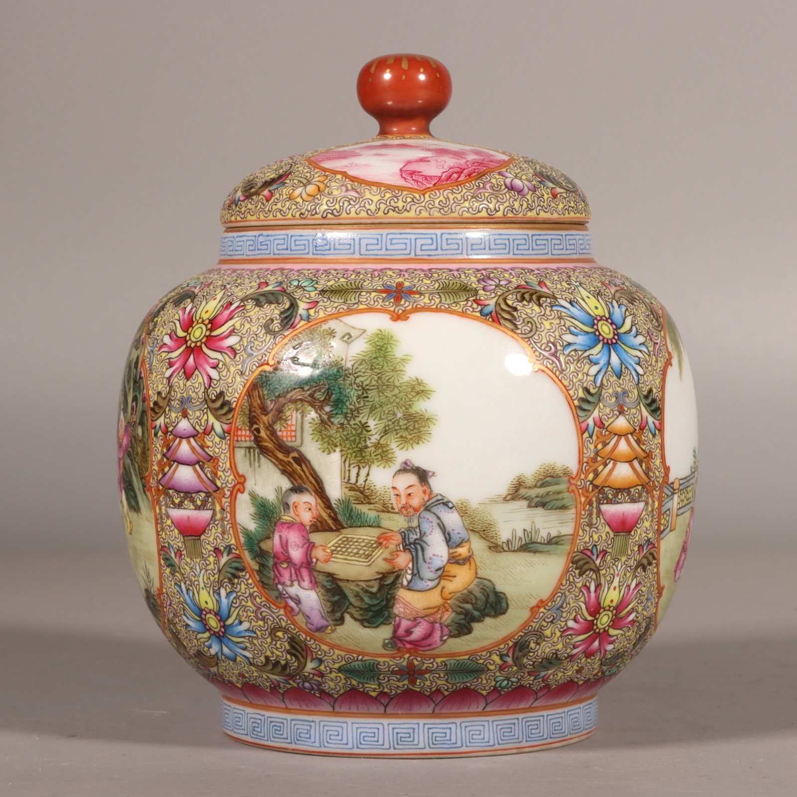 An Exquisite Enamel Character and Story Pattern Tea Caddy: An Exquisite Enamel Character and Story Pattern Tea Caddy,Qing Dynasty,China,Qianlong Four-character Mark,Size:5inx3.9in 珐琅彩人物故事纹茶叶