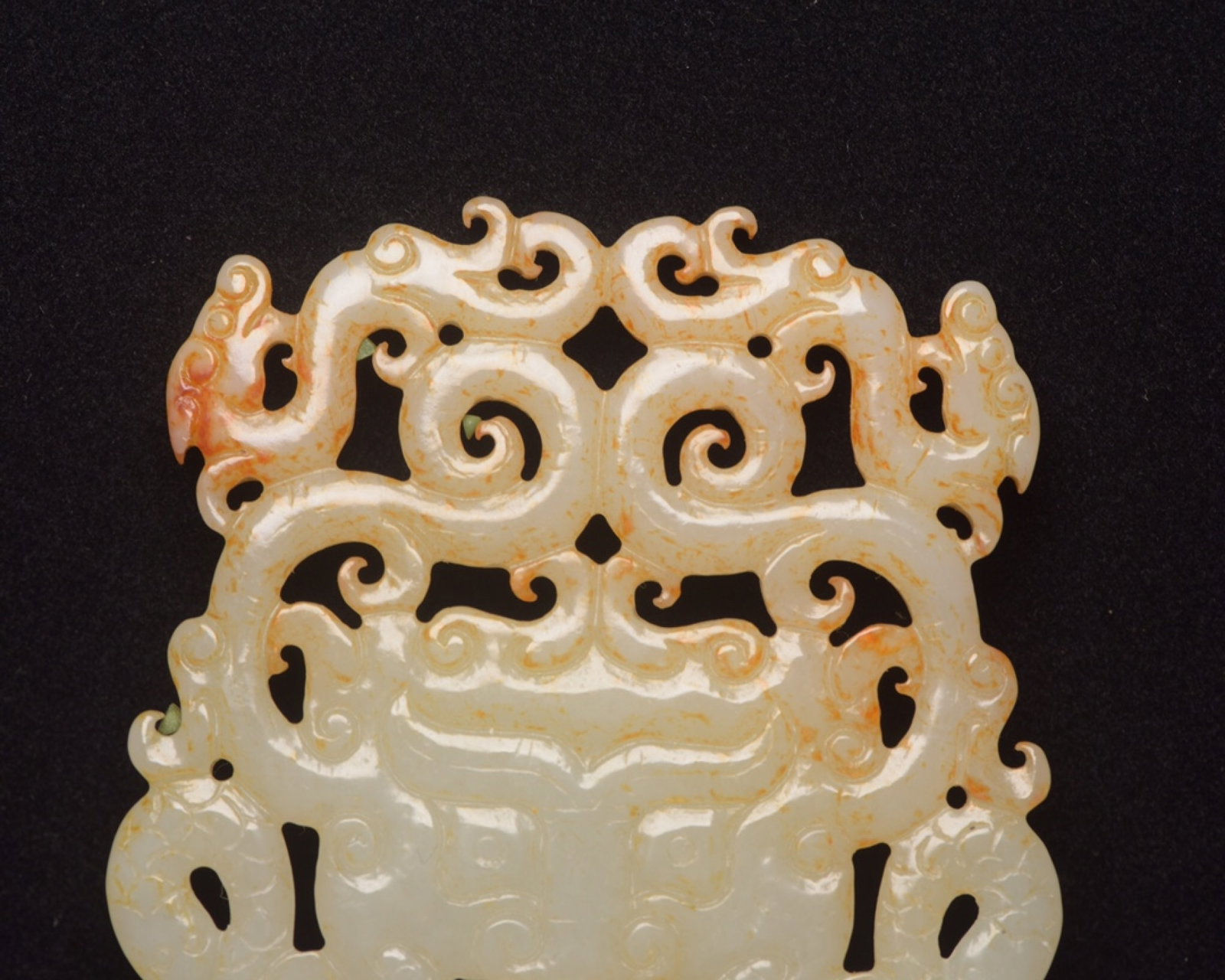 An Exquisite White Jade Dragon Pattern Pendant - 4