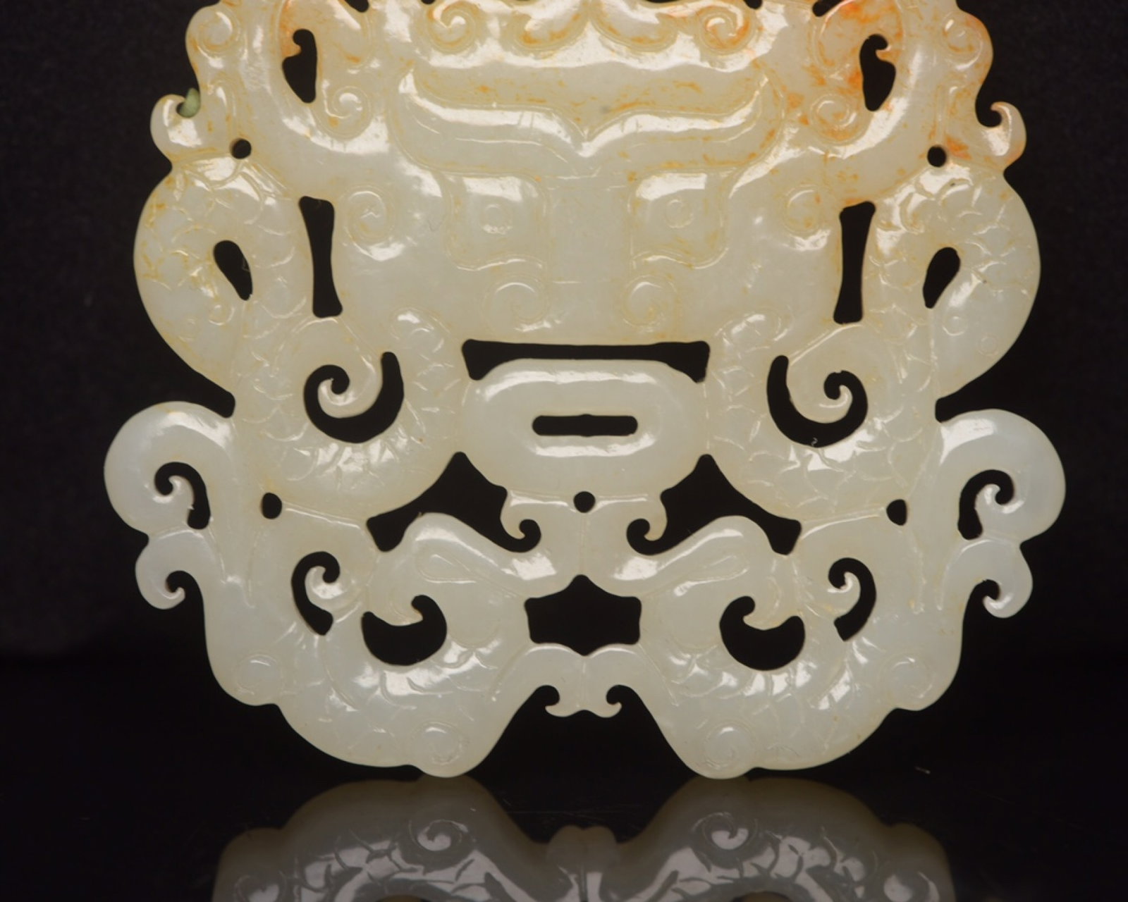 An Exquisite White Jade Dragon Pattern Pendant - 5