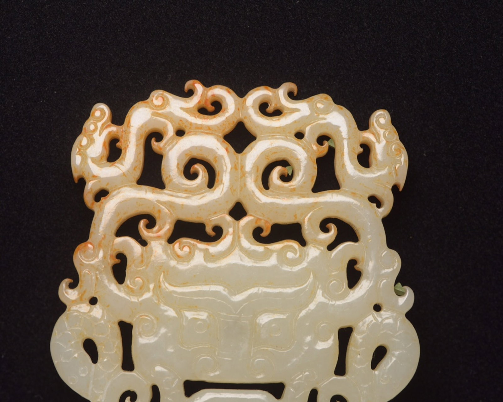 An Exquisite White Jade Dragon Pattern Pendant - 6