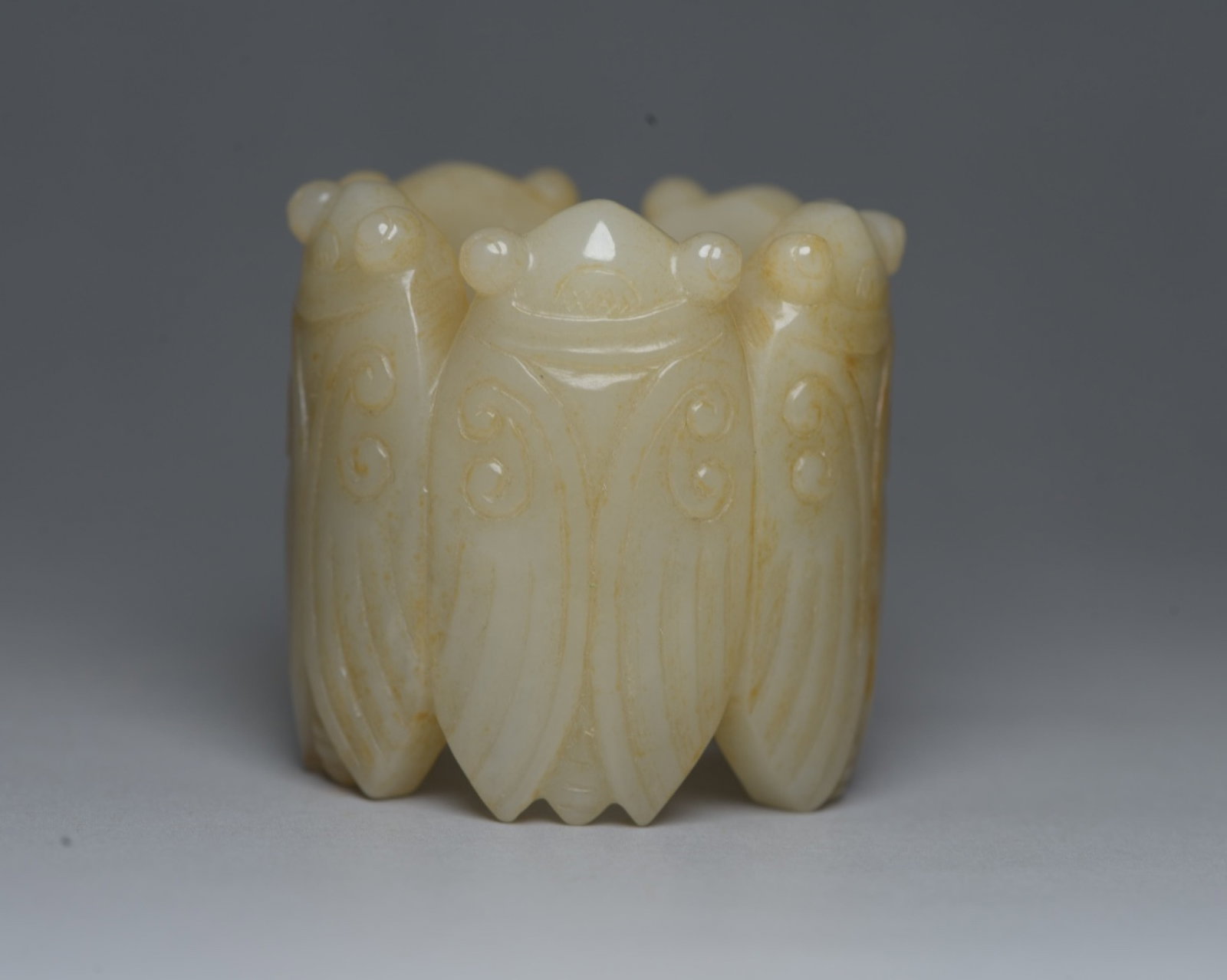 An Exquisite White Jade Cicada Thumb Ring: An Exquisite White Jade Cicada Thumb Ring,Qing Dynasty,China,Size:1.9inx1.9inx1.9in,Weight:101g 白玉蝉扳指,中国清代