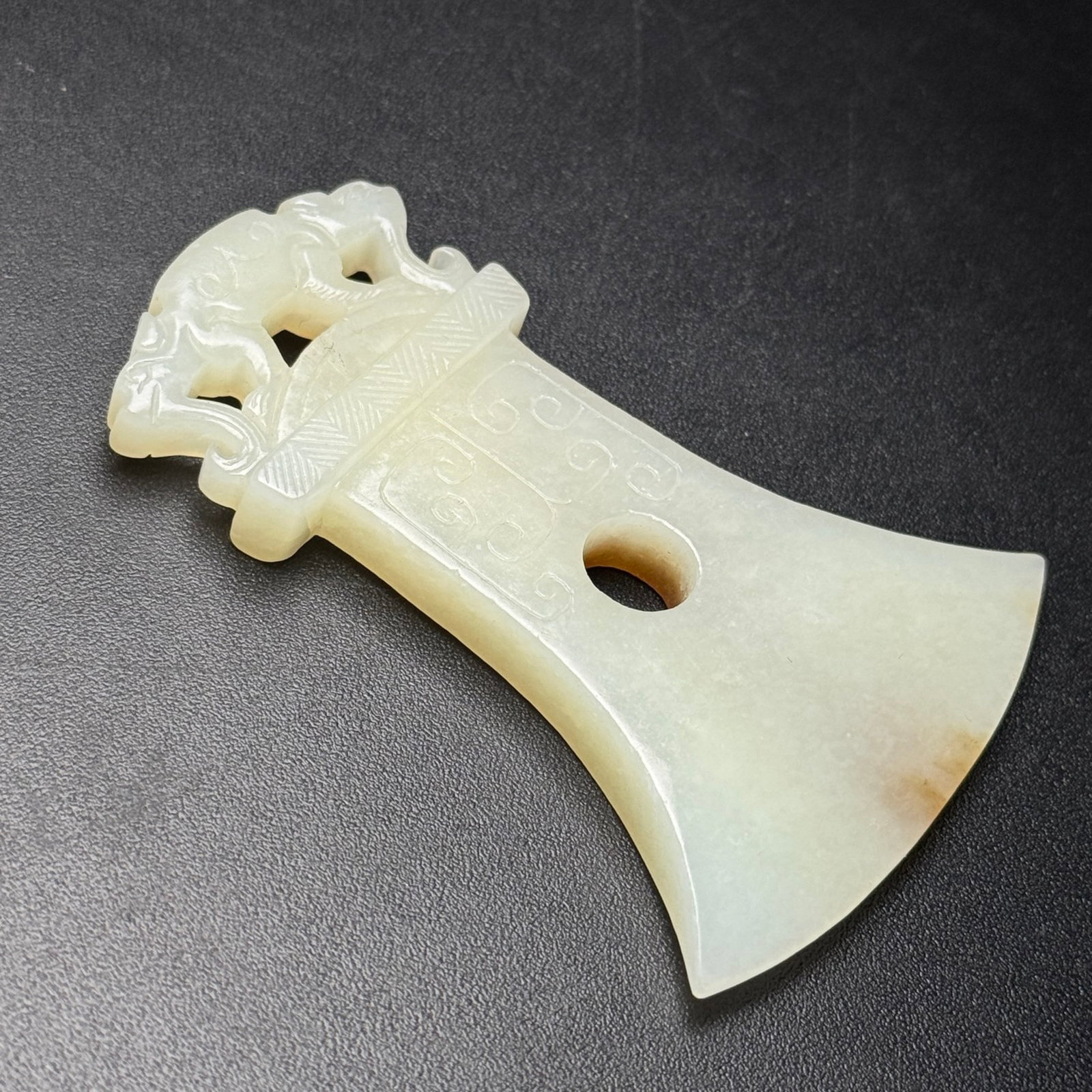 An Exquisite White Jade Dragon Pattern Pendant - 4