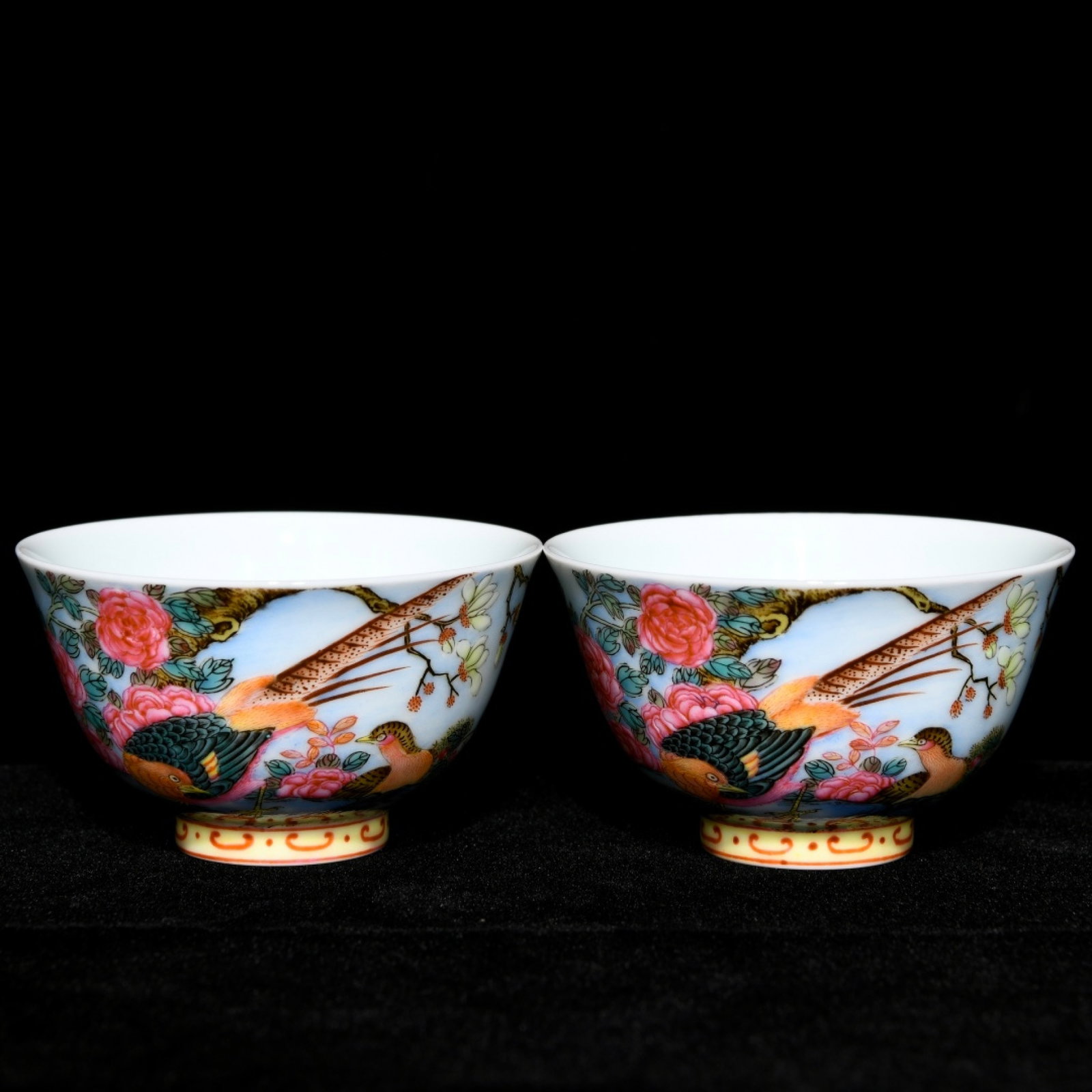 A Pair of Exquisite Enamel Flower and Bird Pattern Cups: A Pair of Exquisite Enamel Flower and Bird Pattern Cups,Qing Dynasty,China,Yongzheng Six-character Mark,Size:1.7inx2.9in 一对珐琅彩花鸟纹杯,ߑ