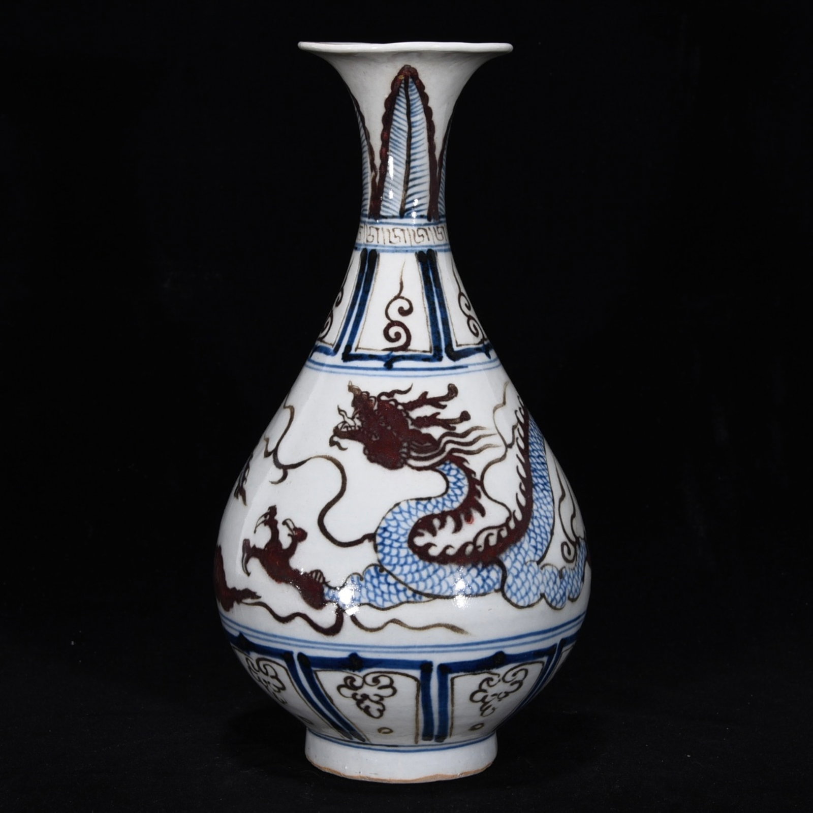 An Exquisite Blue and White UnderGlazed-Red Dragon Pattern Vase: An Exquisite Blue and White UnderGlazed-Red Dragon Pattern Vase,Yuan Dynasty,China,Size:11inx5.5in 青花釉里红龙纹瓶,中国元代