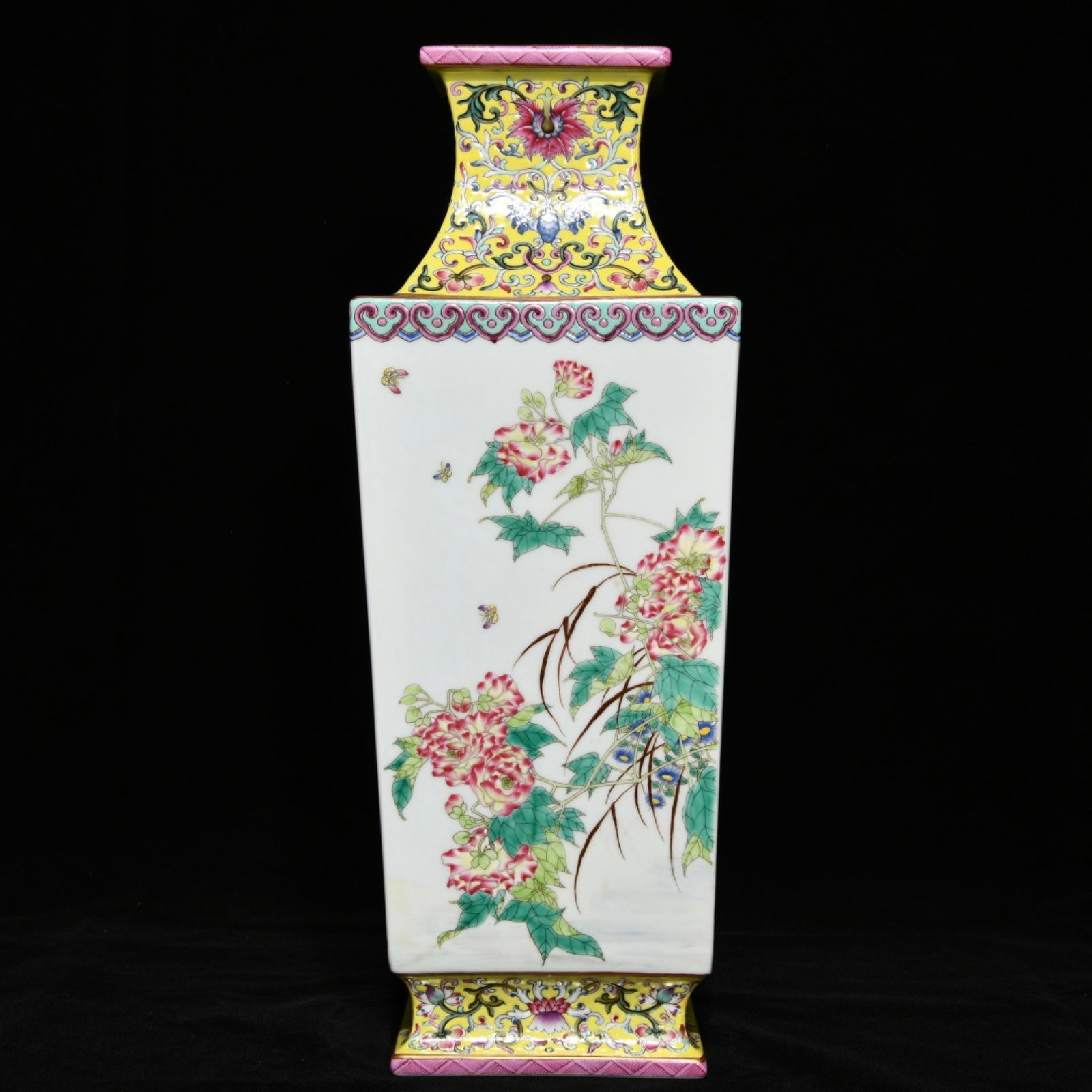 A Huge Famille-Rose Flower and Butterfly Pattern Vase: A Huge Famille-Rose Flower and Butterfly Pattern Vase,Qing Dynasty,China,Qianlong Six-character Mark,Size:16.1inx5.9in 粉彩花卉蝴蝶纹瓶,中国