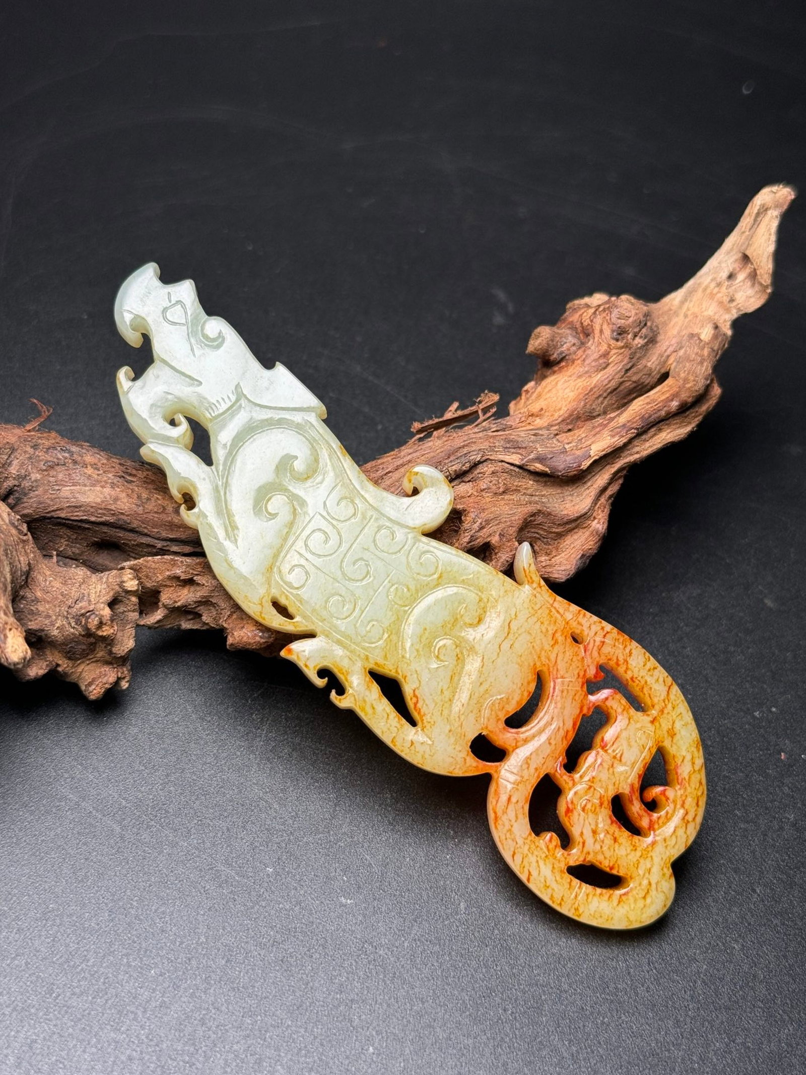 An Exquisite White Jade Dragon and Phoenix Pattern Pendant: An Exquisite White Jade Dragon and Phoenix Pattern Pendant,Qing Dynasty,China,Size:4.1inx1.4inx0.2in,Weight:37g 白玉龙凤纹佩,中国清代